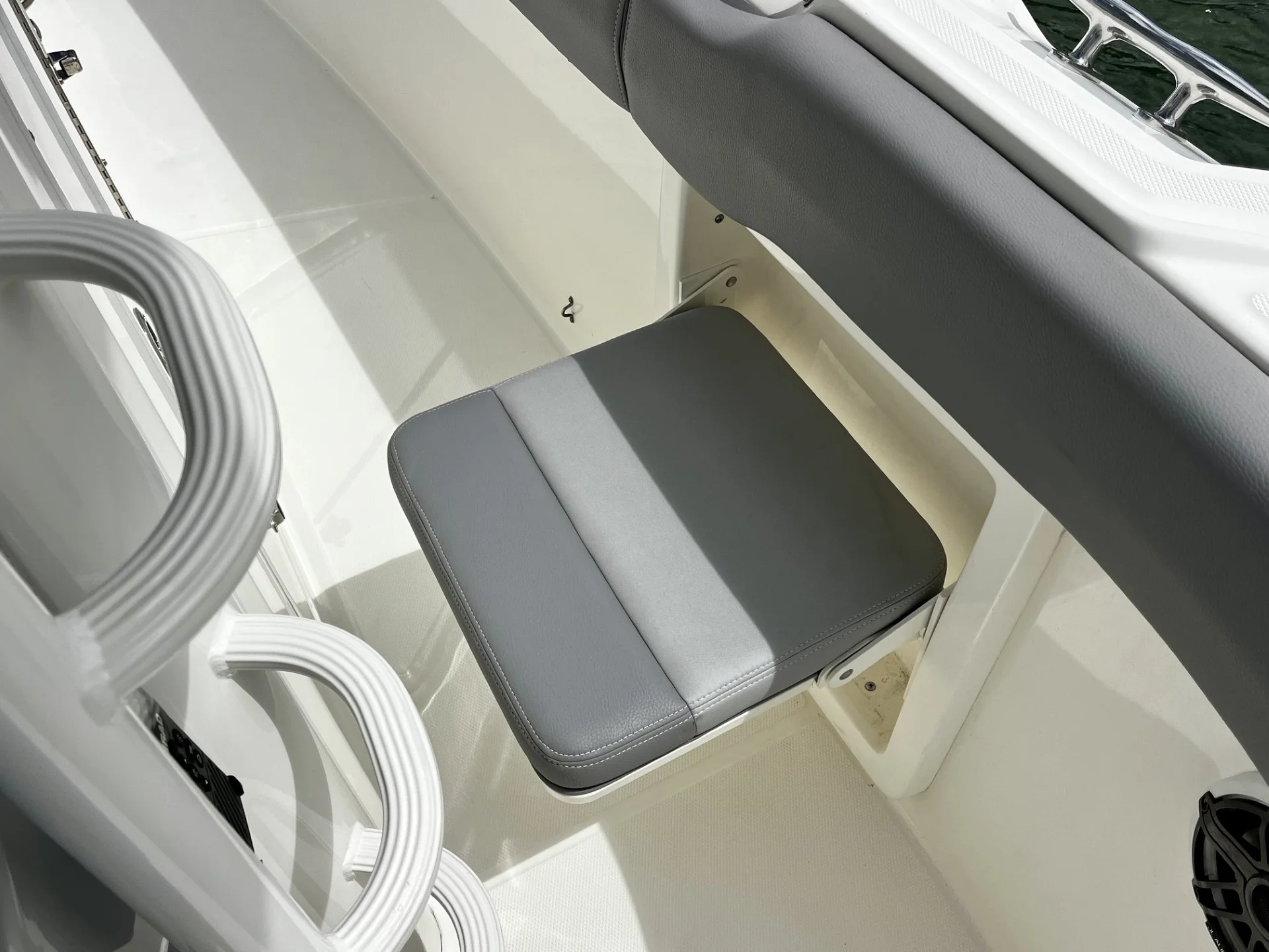 2023 Boston Whaler 330 OUTRAGE Image Thumbnail #34