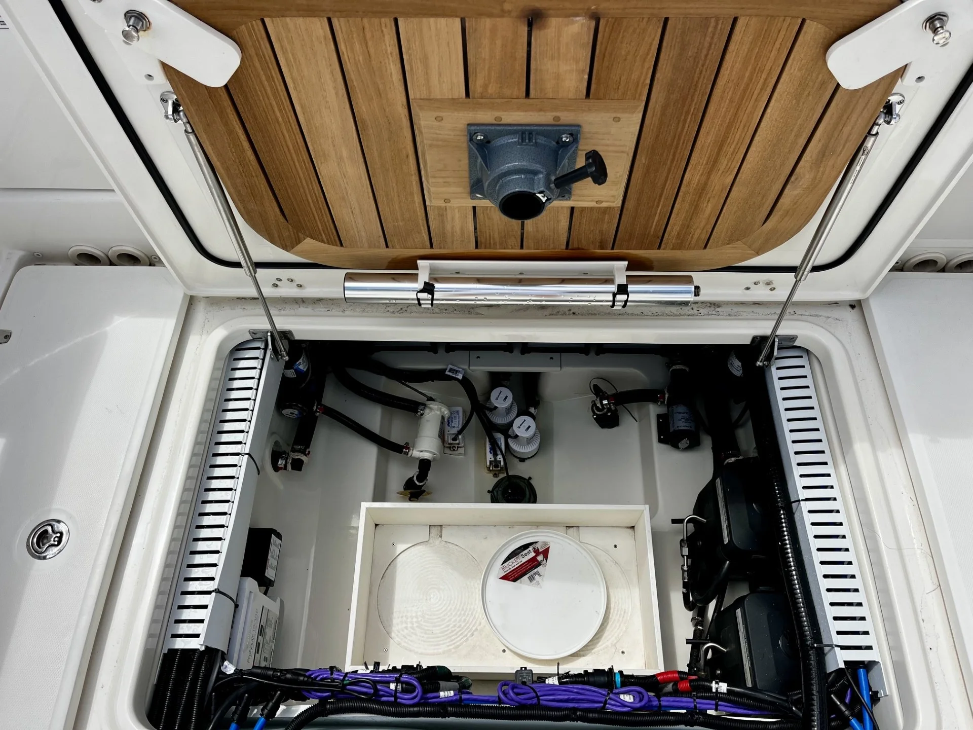 2023 Boston Whaler 330 OUTRAGE Image Thumbnail #41