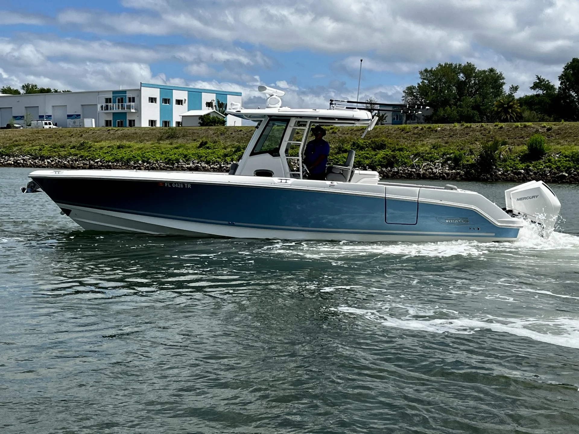 2023 Boston Whaler 330 OUTRAGE Image Thumbnail #10