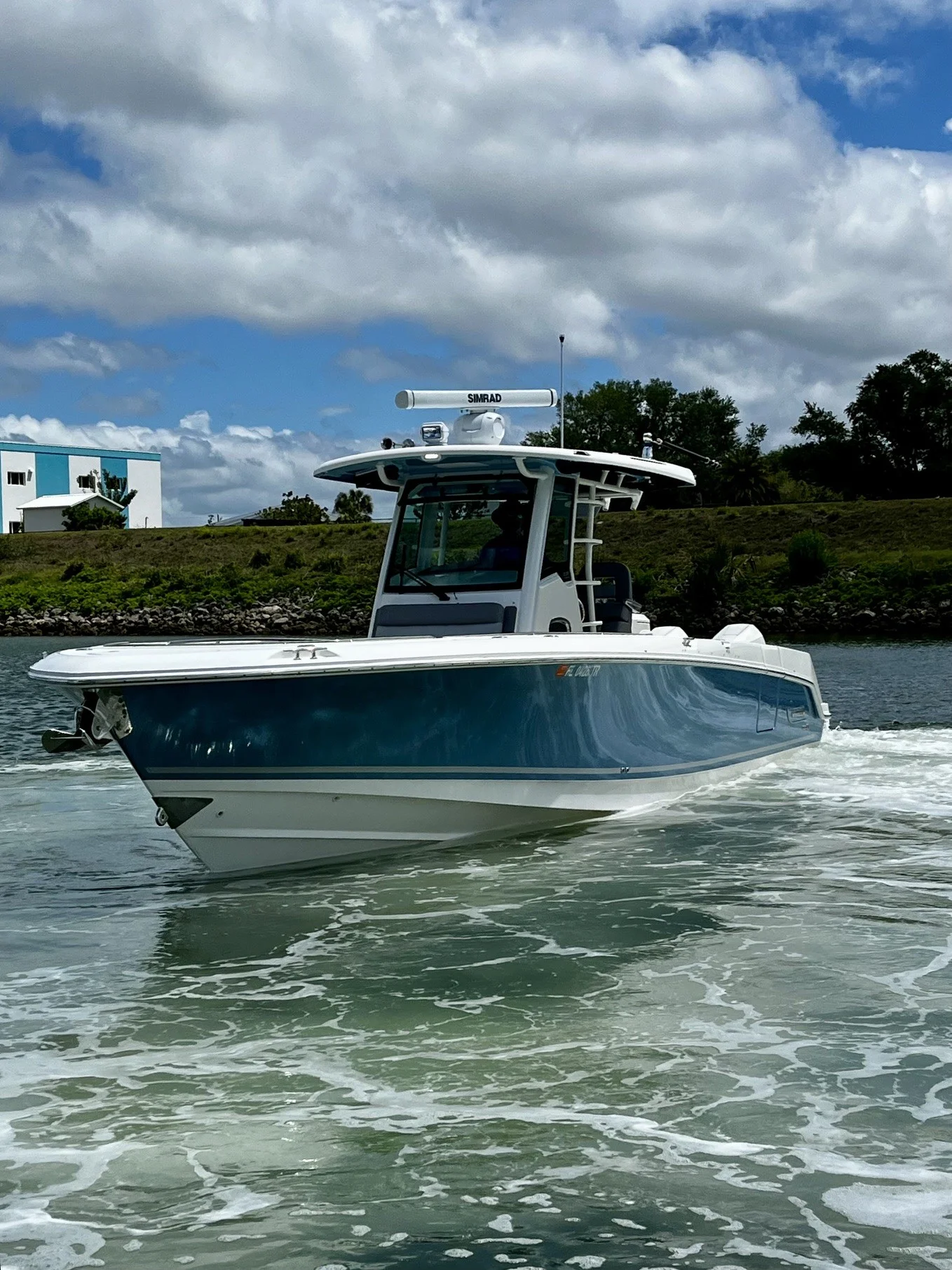 2023 Boston Whaler 330 OUTRAGE Image Thumbnail #7