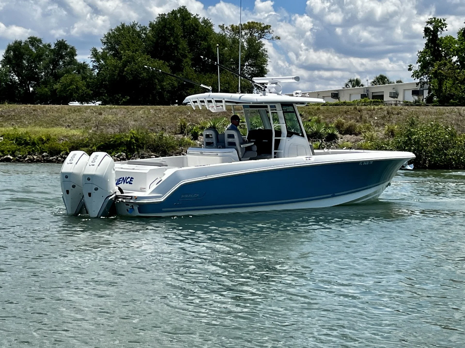 2023 Boston Whaler 330 OUTRAGE Image Thumbnail #5
