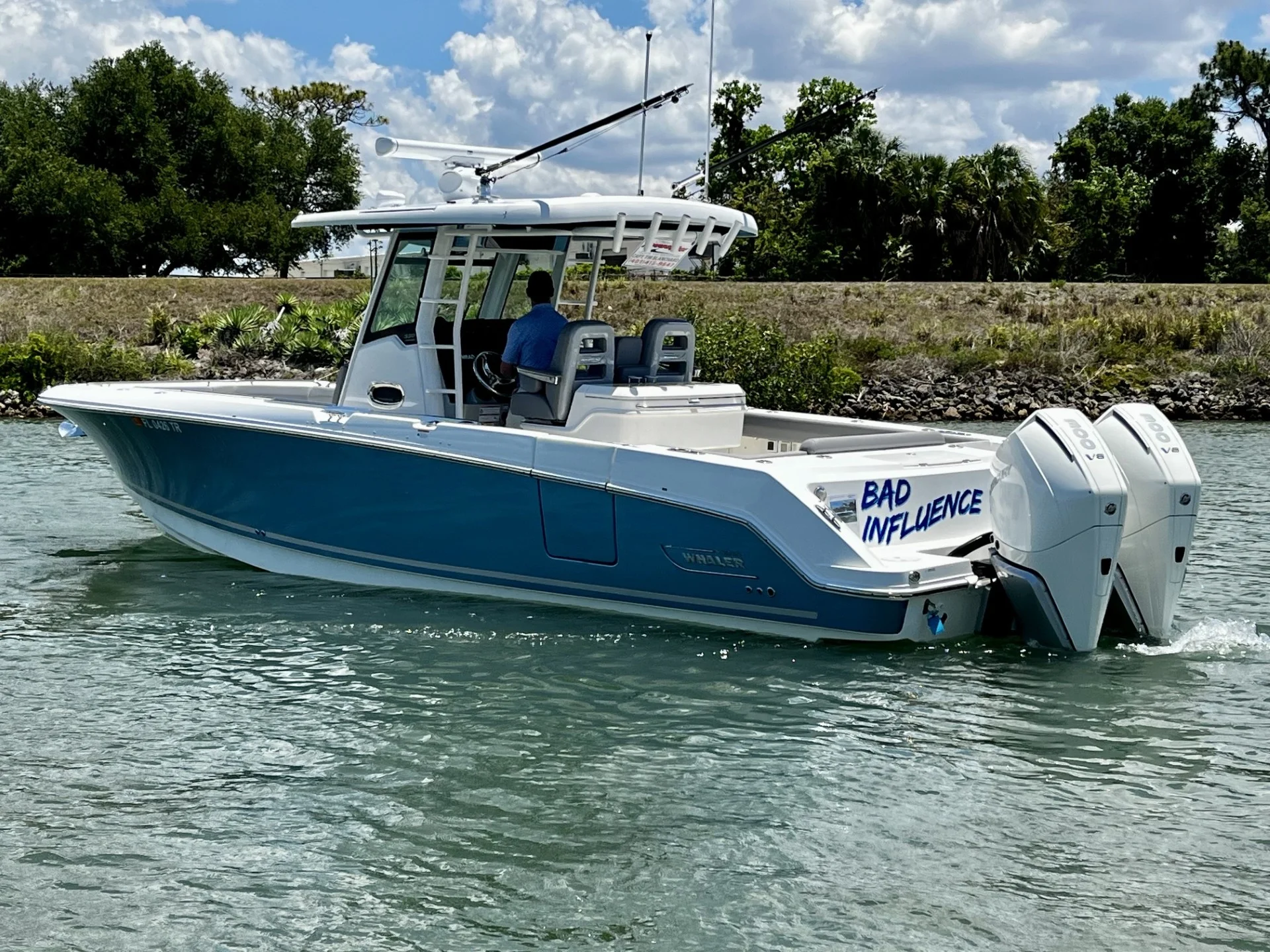 2023 Boston Whaler 330 OUTRAGE Image Thumbnail #8