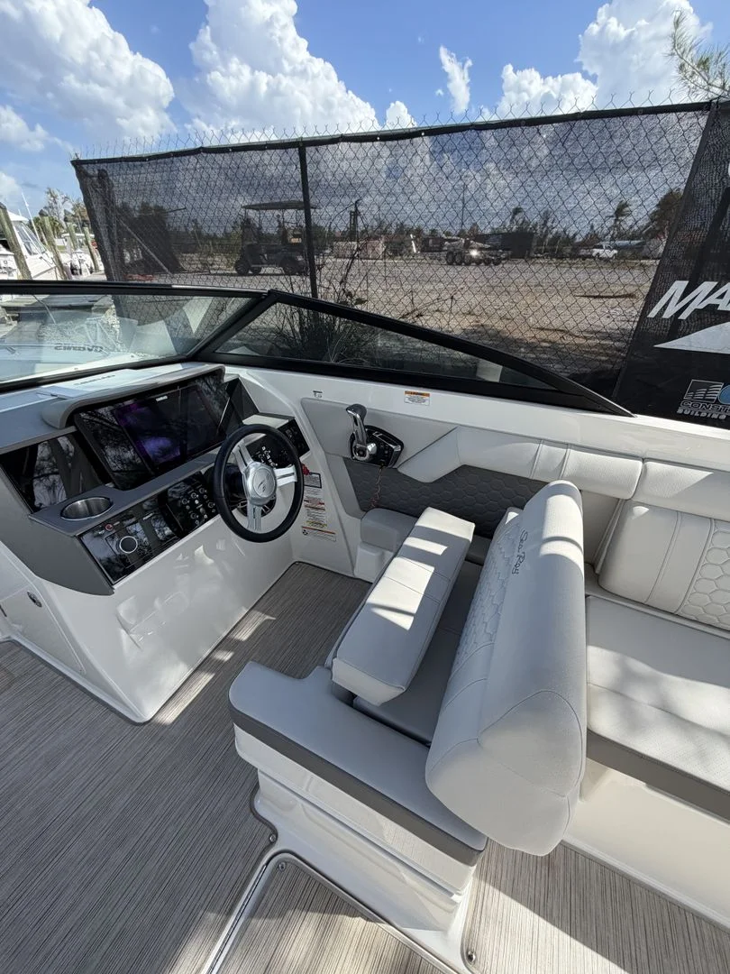 2024 Sea Ray 270 SDX OB Image Thumbnail #20