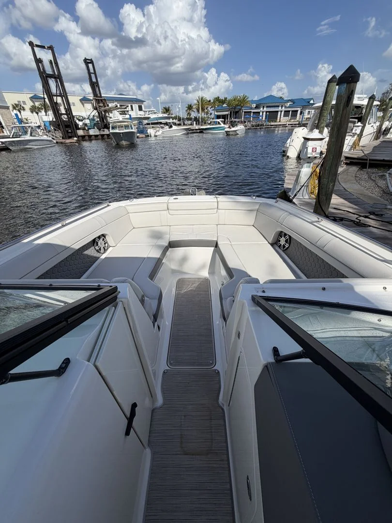 2024 Sea Ray 270 SDX OB Image Thumbnail #24
