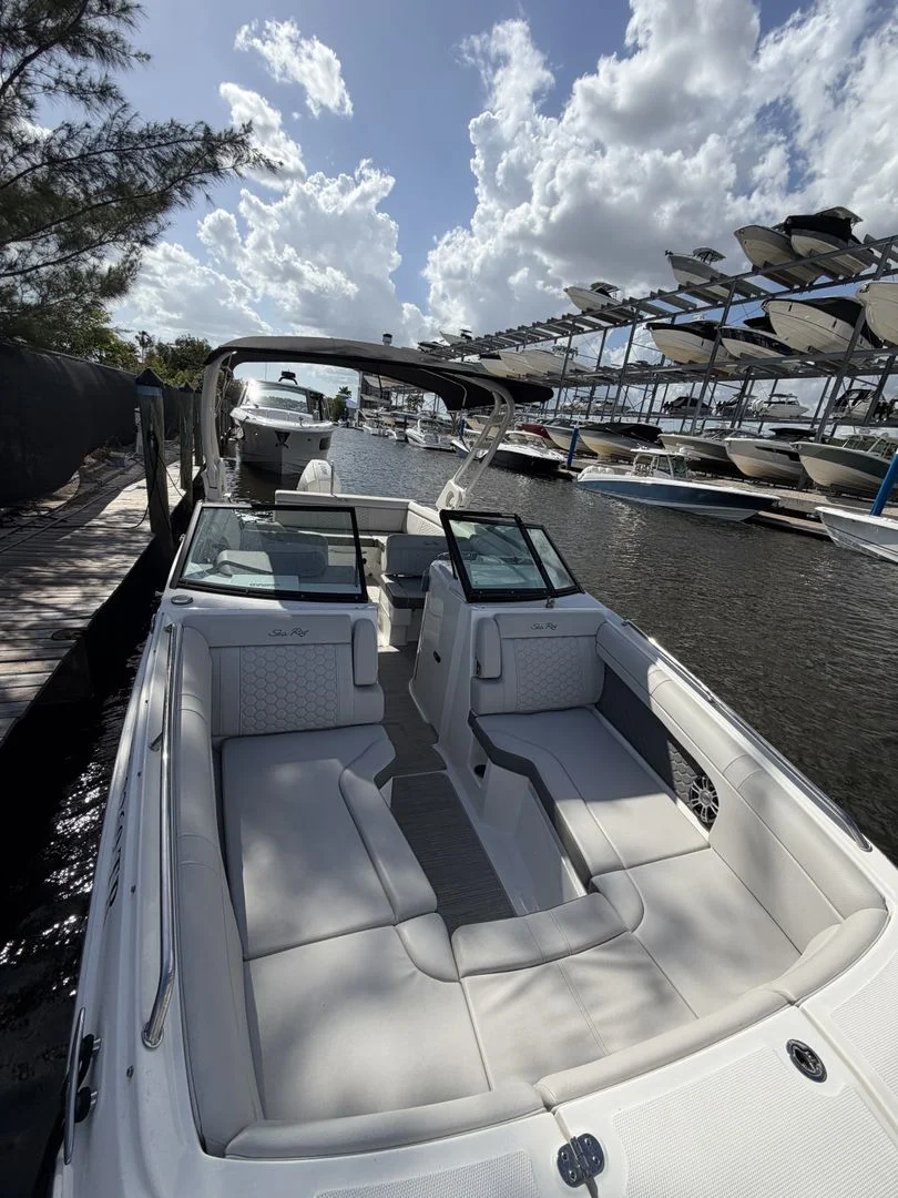 2024 Sea Ray 270 SDX OB Image Thumbnail #6