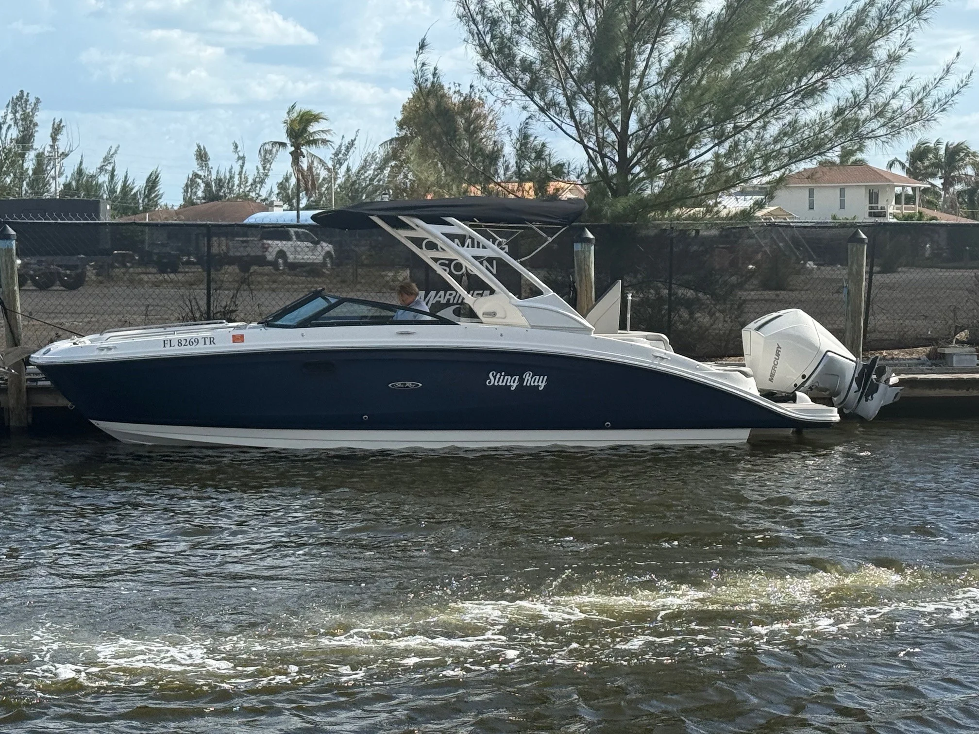 2024 Sea Ray 270 SDX OB Image Thumbnail #5
