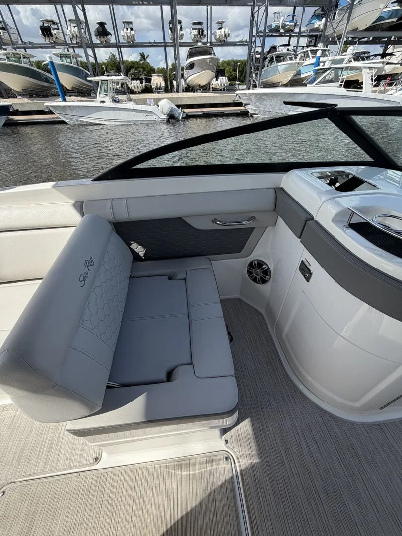 2024 Sea Ray 270 SDX OB Image Thumbnail #23