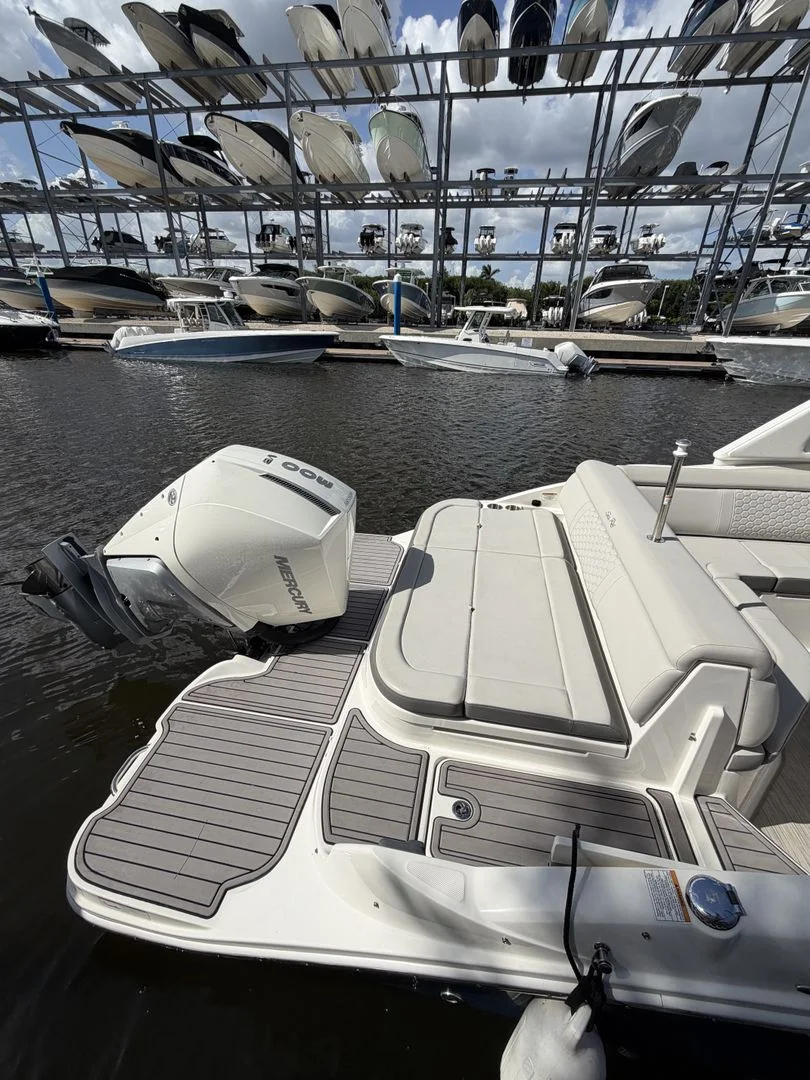 2024 Sea Ray 270 SDX OB Image Thumbnail #11