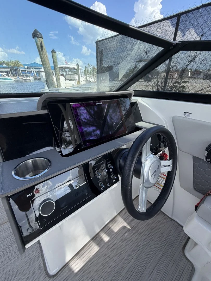 2024 Sea Ray 270 SDX OB Image Thumbnail #21