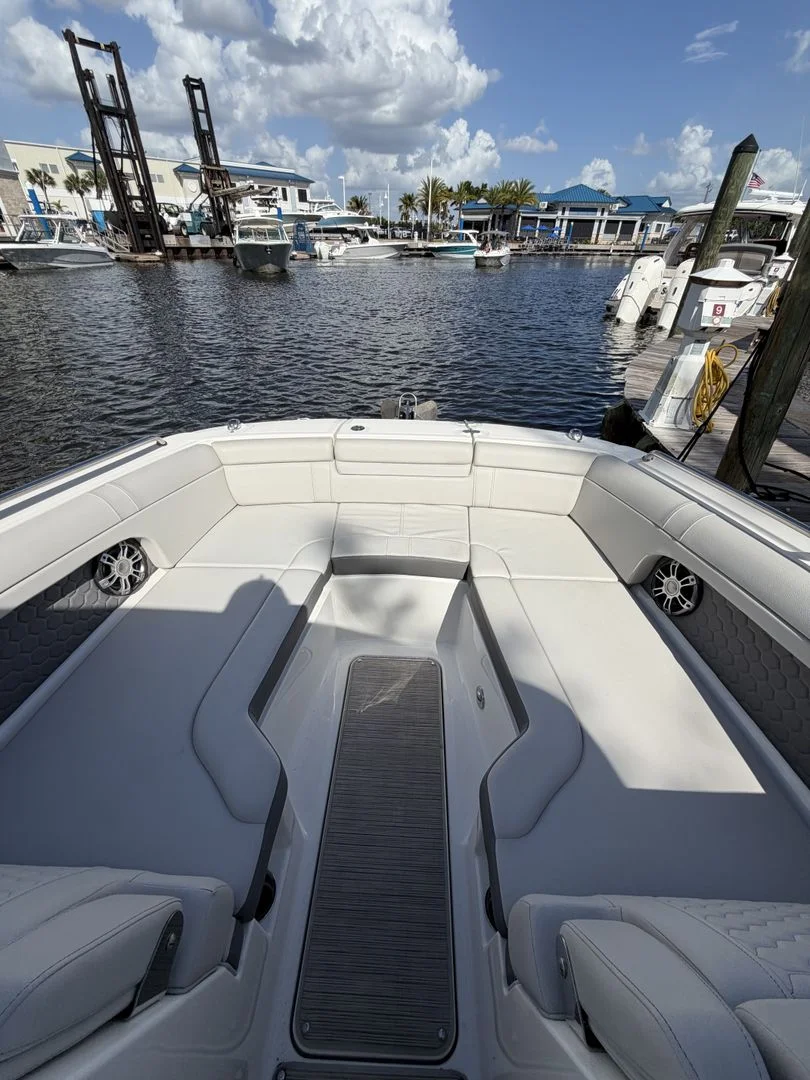 2024 Sea Ray 270 SDX OB Image Thumbnail #25