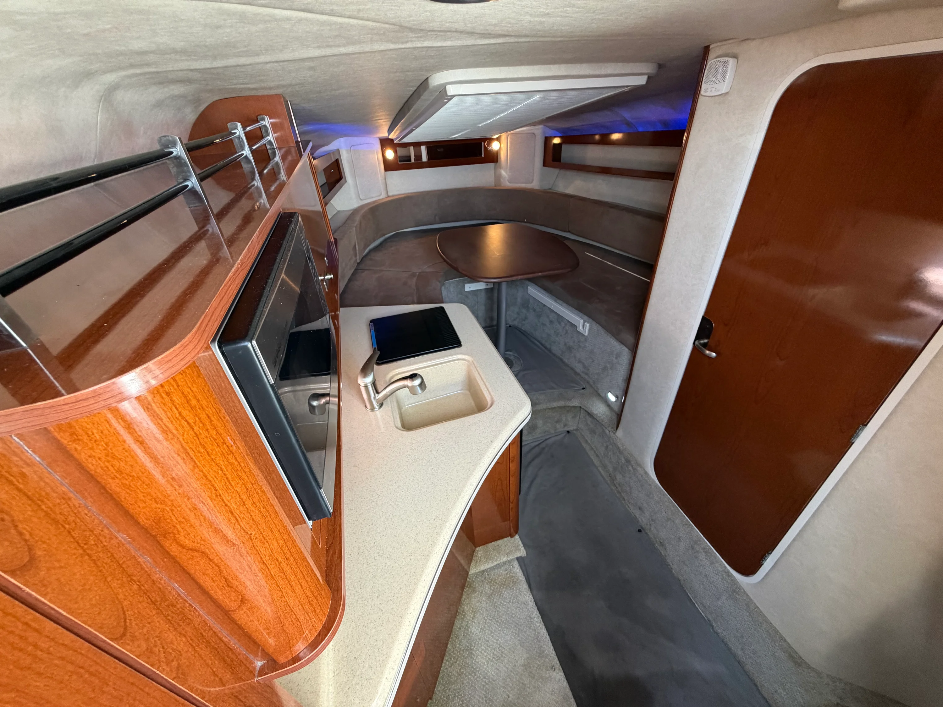 2011 Sea Ray 280 SUNDANCER Image Thumbnail #35