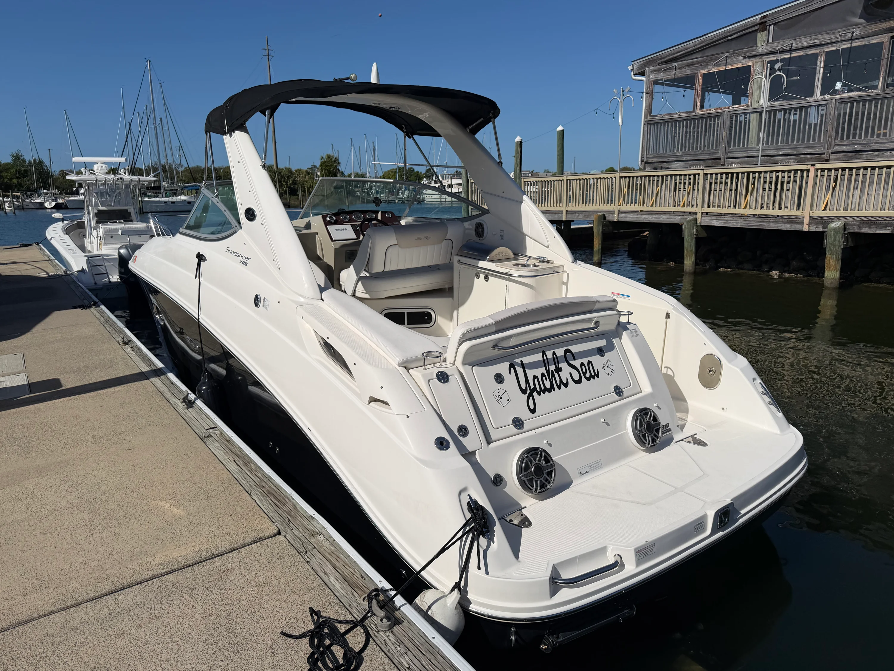 2011 Sea Ray 280 SUNDANCER Image Thumbnail #2