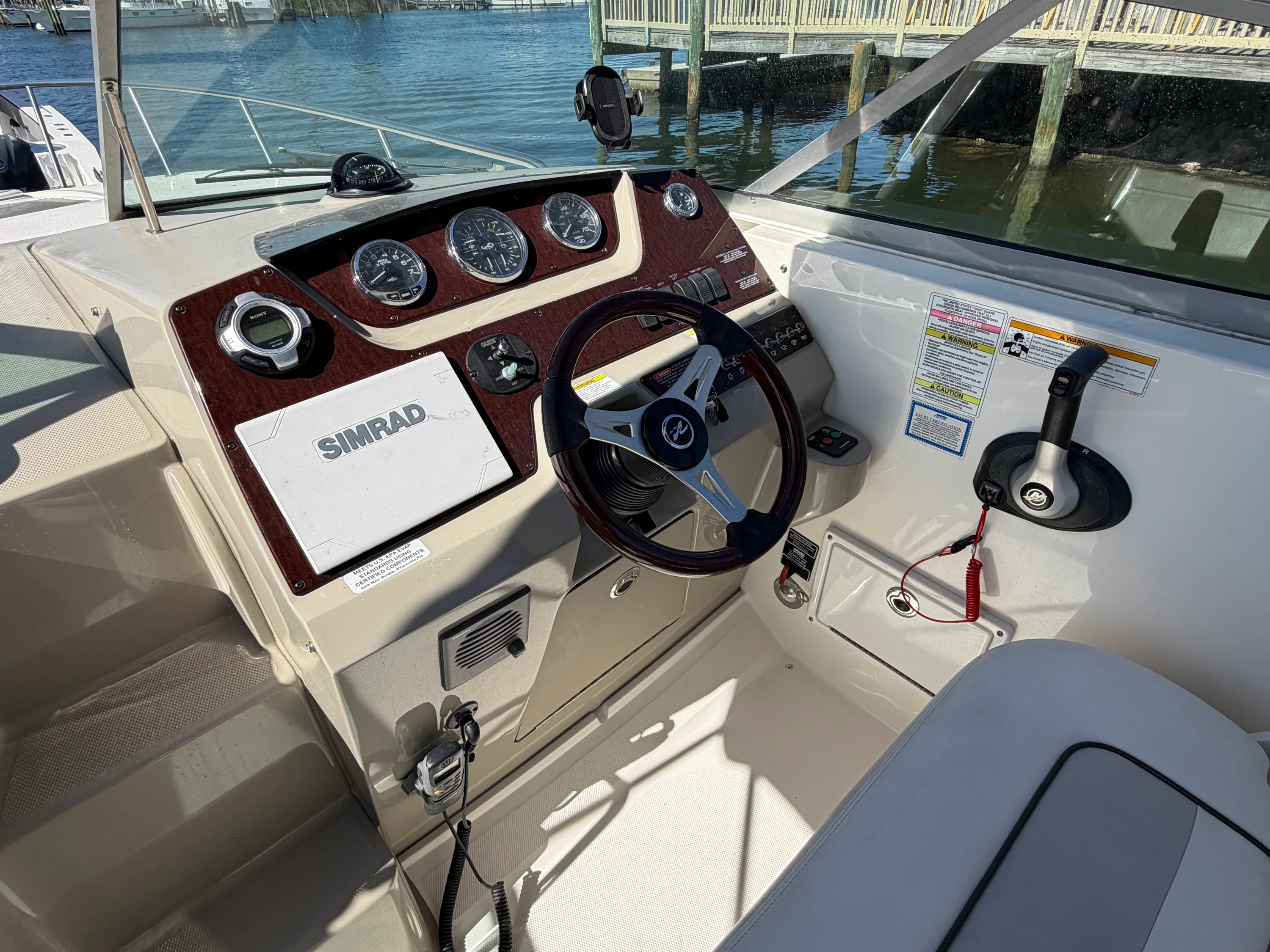 2011 Sea Ray 280 SUNDANCER Image Thumbnail #19