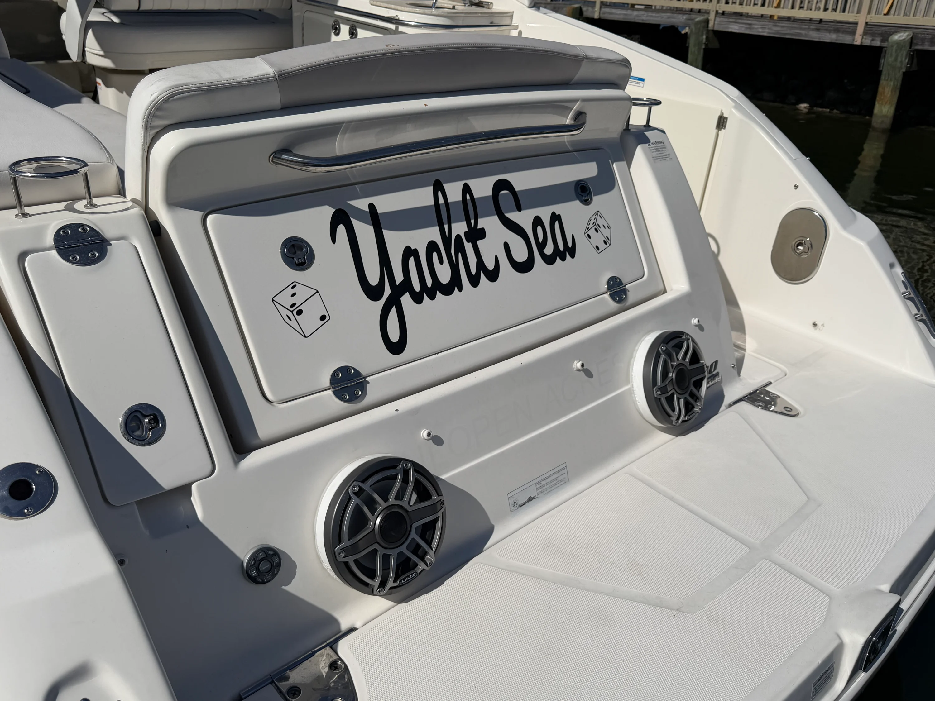 2011 Sea Ray 280 SUNDANCER Image Thumbnail #3