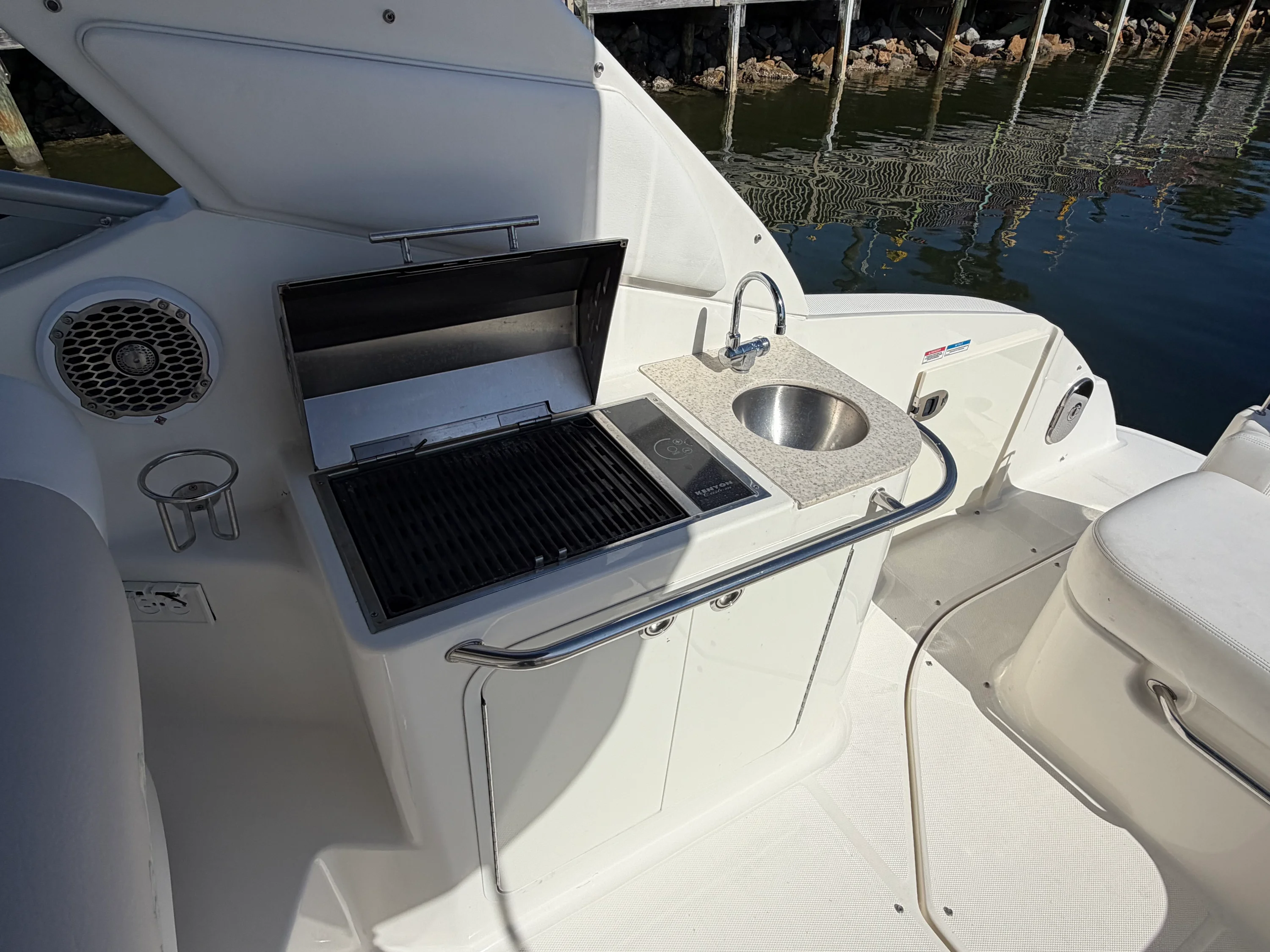 2011 Sea Ray 280 SUNDANCER Image Thumbnail #16