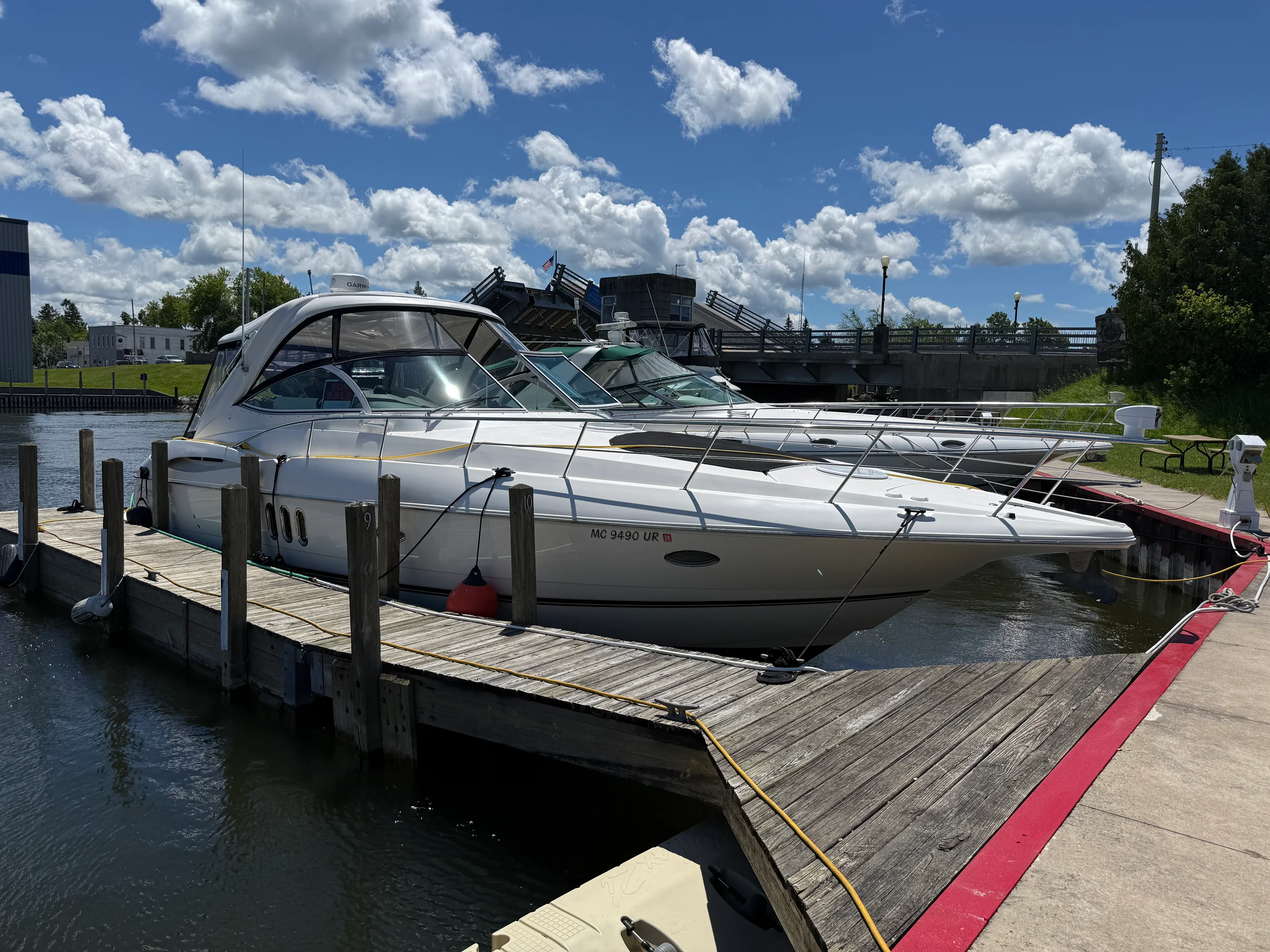 2006 Cruisers Yachts 420 EXPRESS Image Thumbnail #1