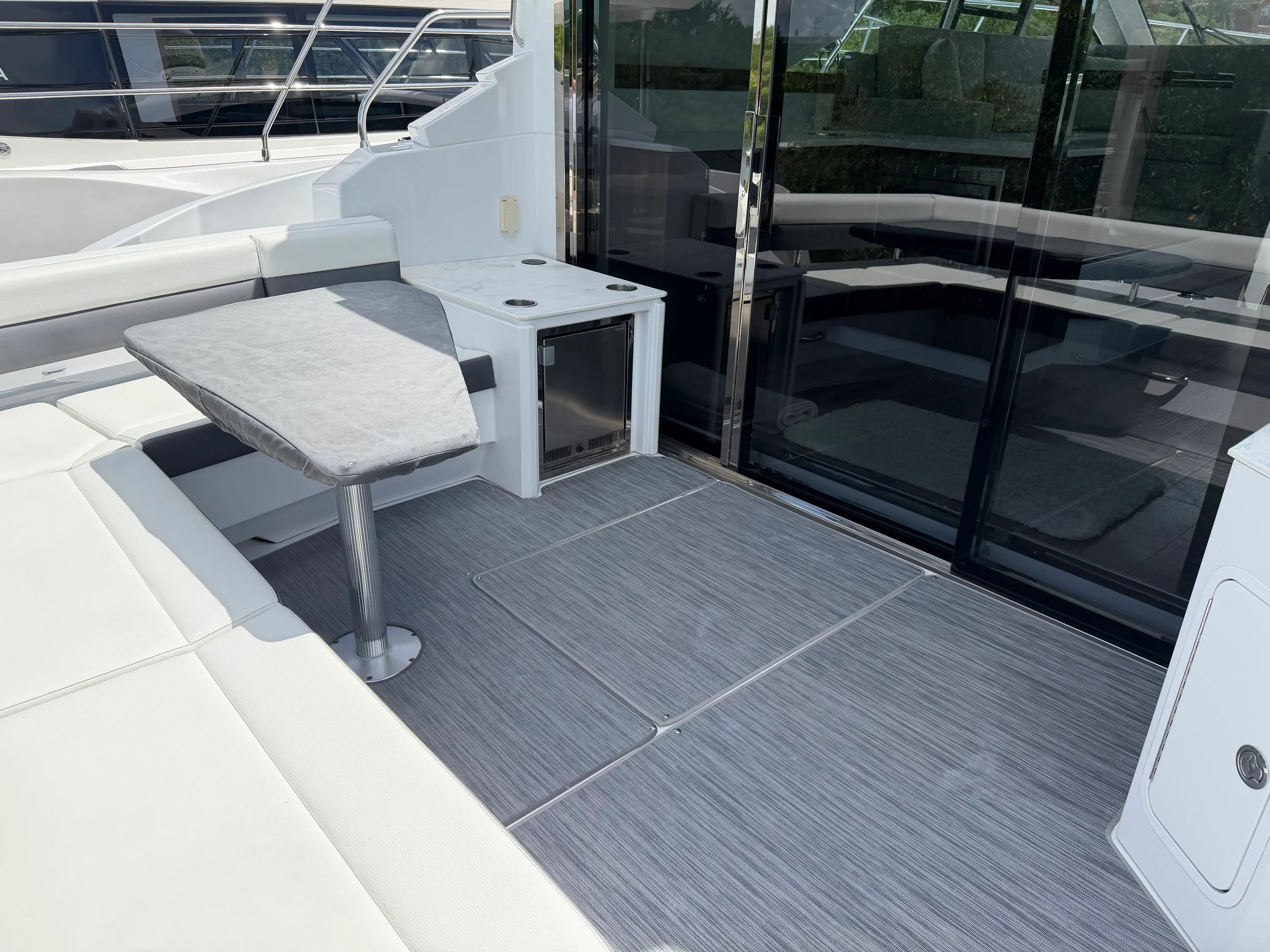 2022 Cruisers Yachts 46 Cantius Image Thumbnail #4