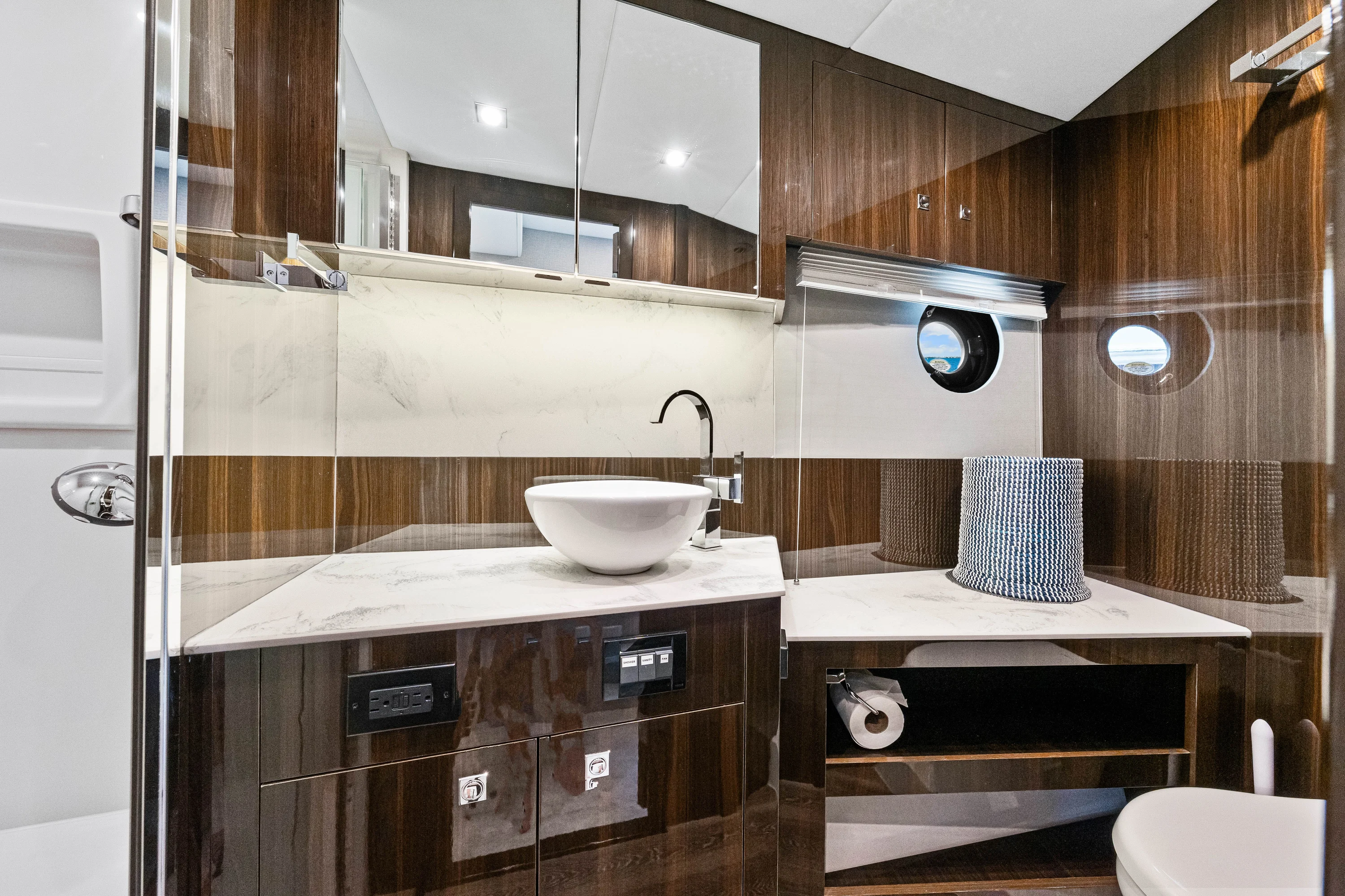 2022 Cruisers Yachts 46 Cantius Image Thumbnail #68