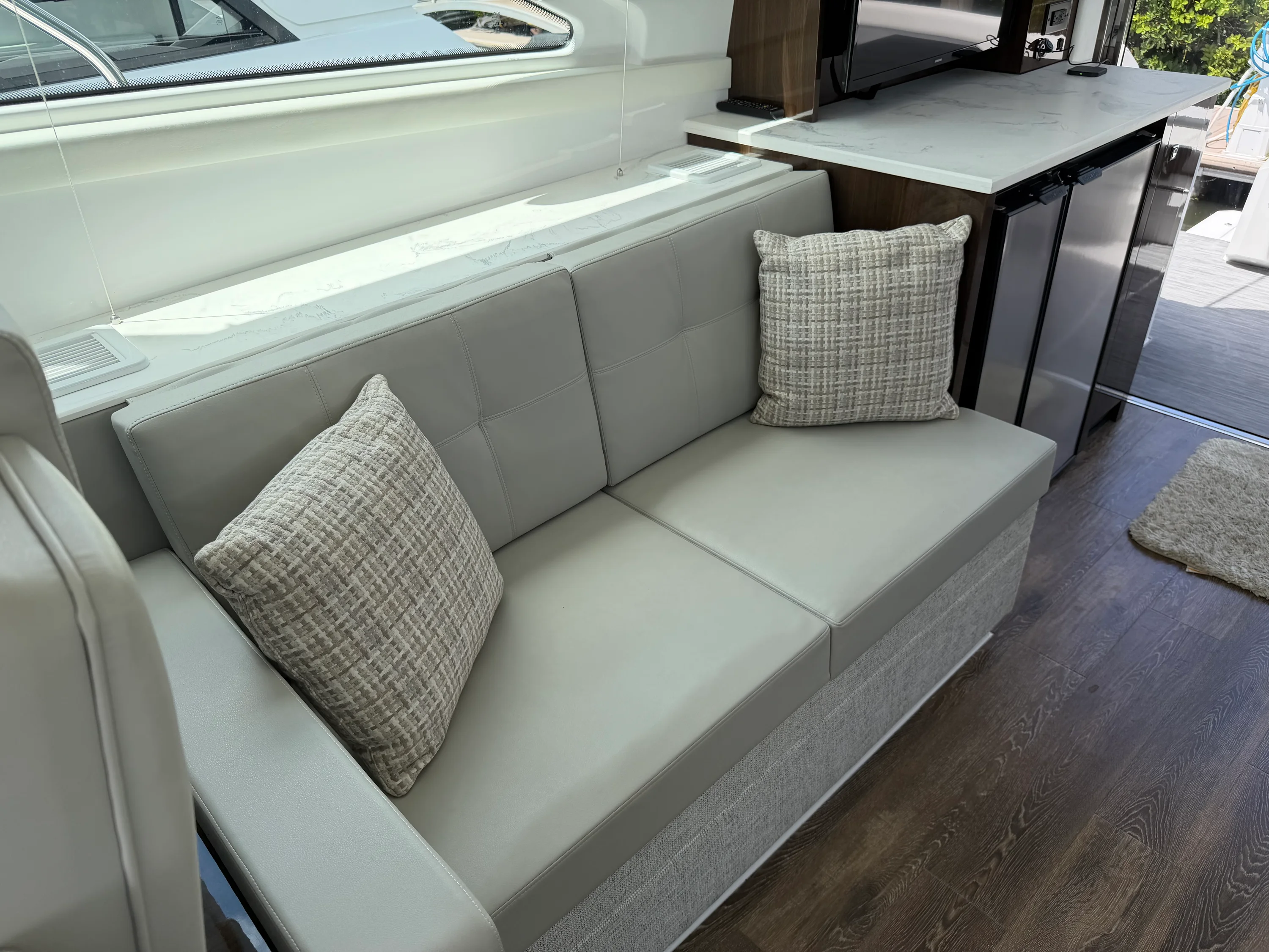 2022 Cruisers Yachts 46 Cantius Image Thumbnail #26