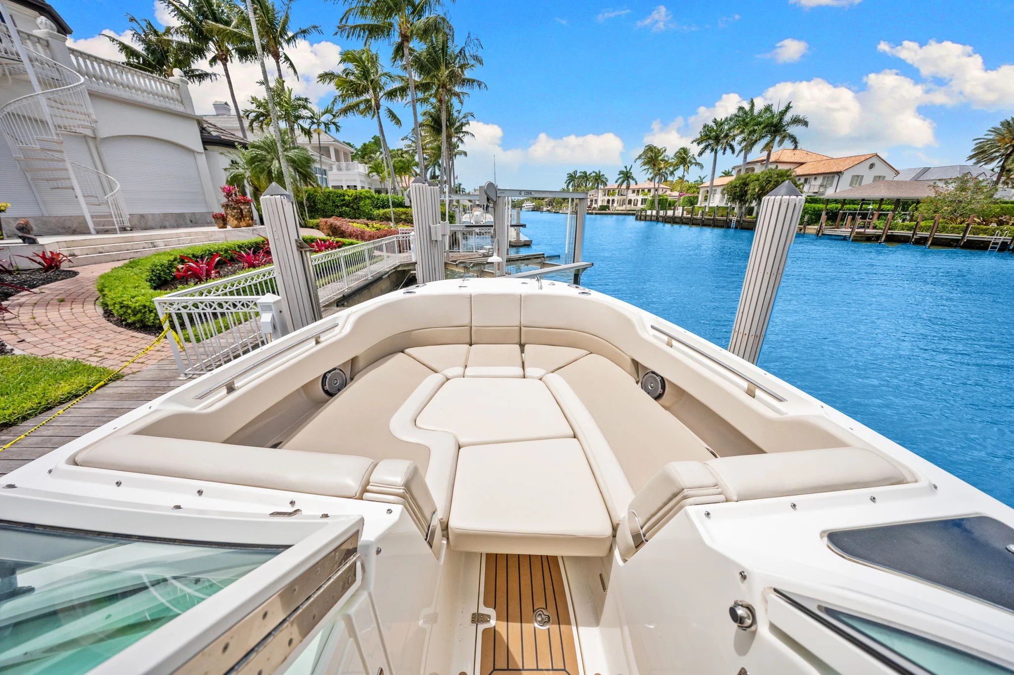 2019 Boston Whaler 320 VANTAGE Image Thumbnail #33