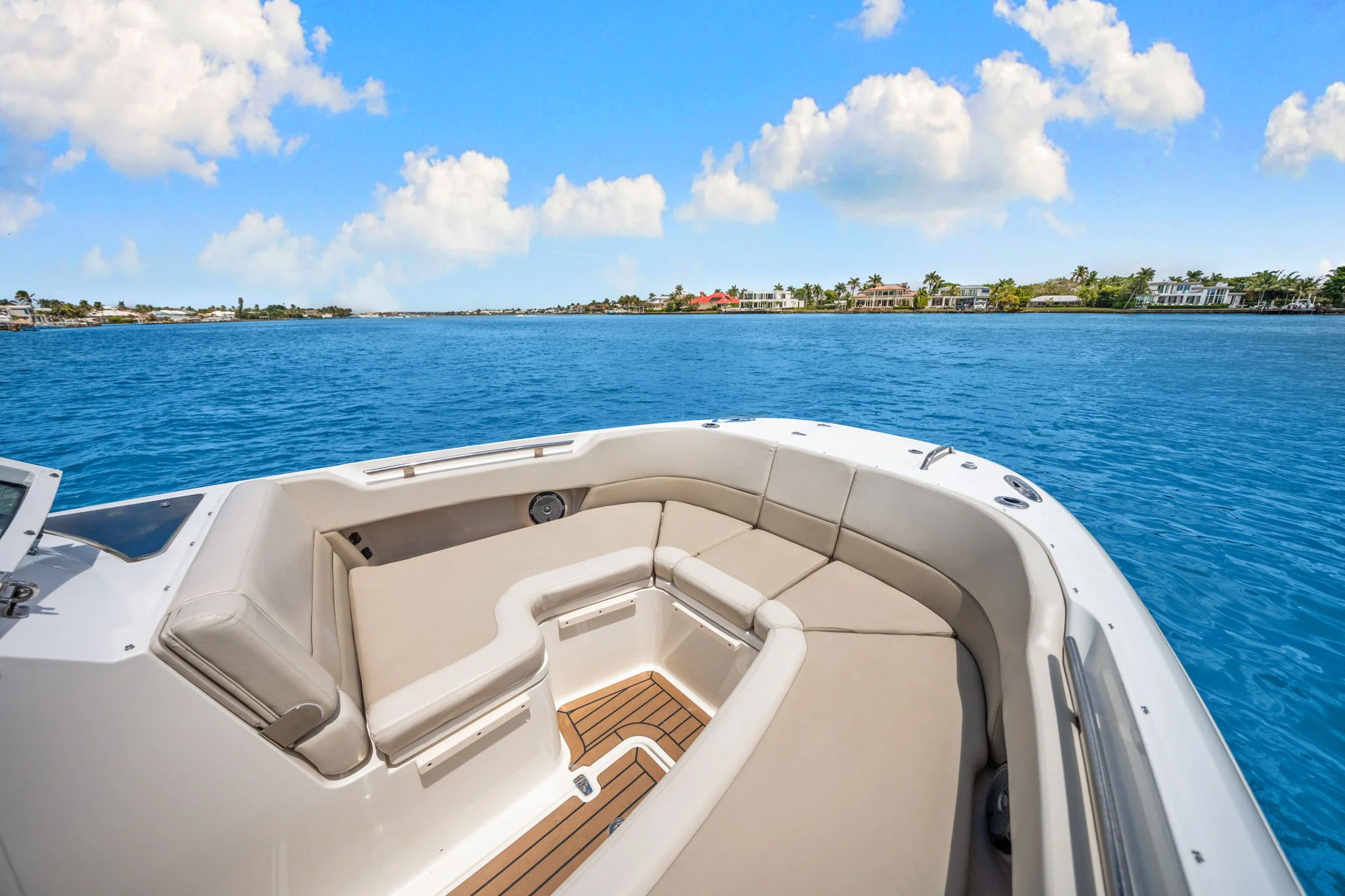 2019 Boston Whaler 320 VANTAGE Image Thumbnail #31