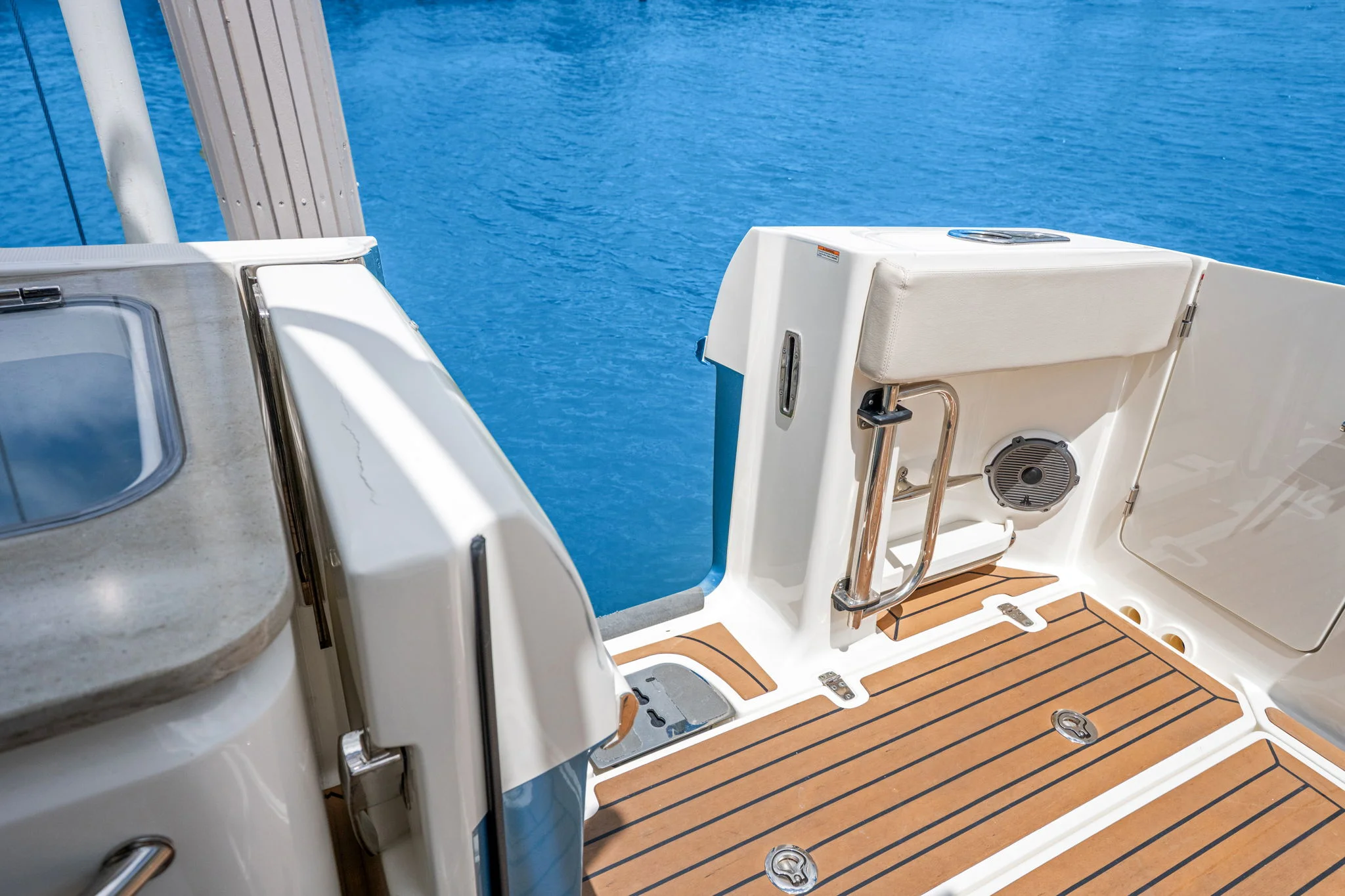 2019 Boston Whaler 320 VANTAGE Image Thumbnail #14