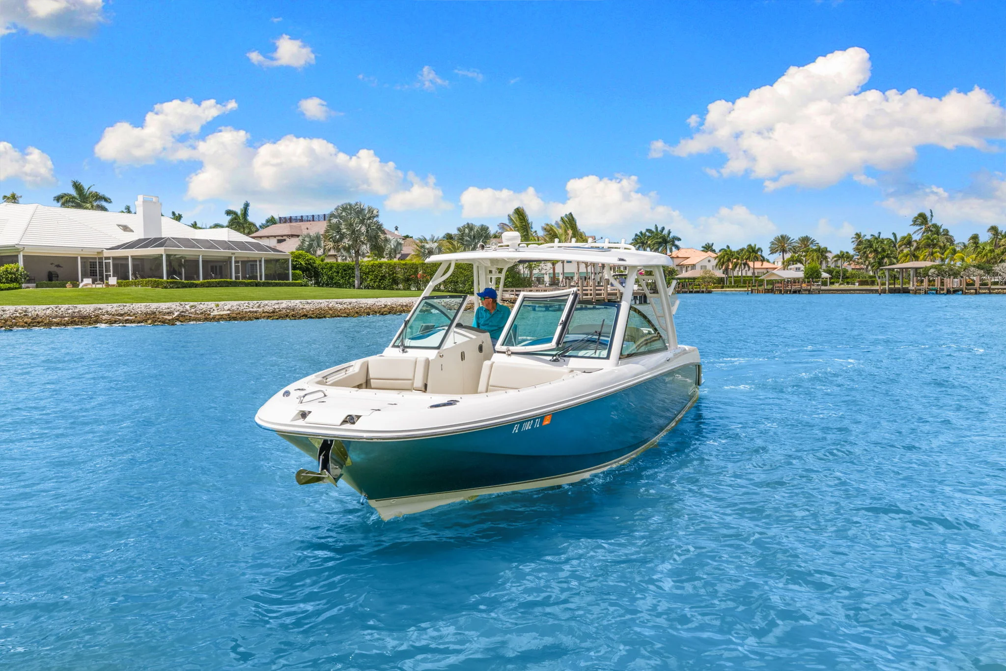 2019 Boston Whaler 320 VANTAGE Image Thumbnail #4