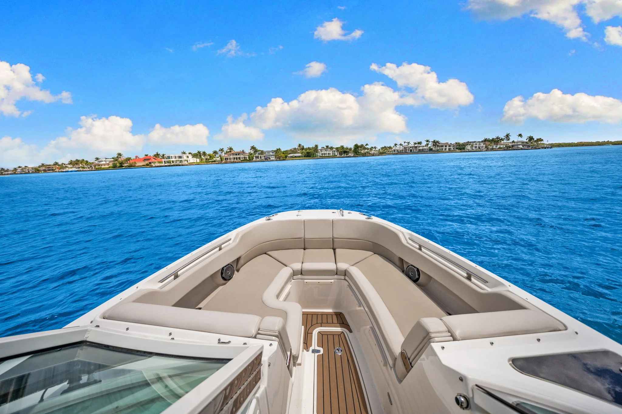 2019 Boston Whaler 320 VANTAGE Image Thumbnail #32