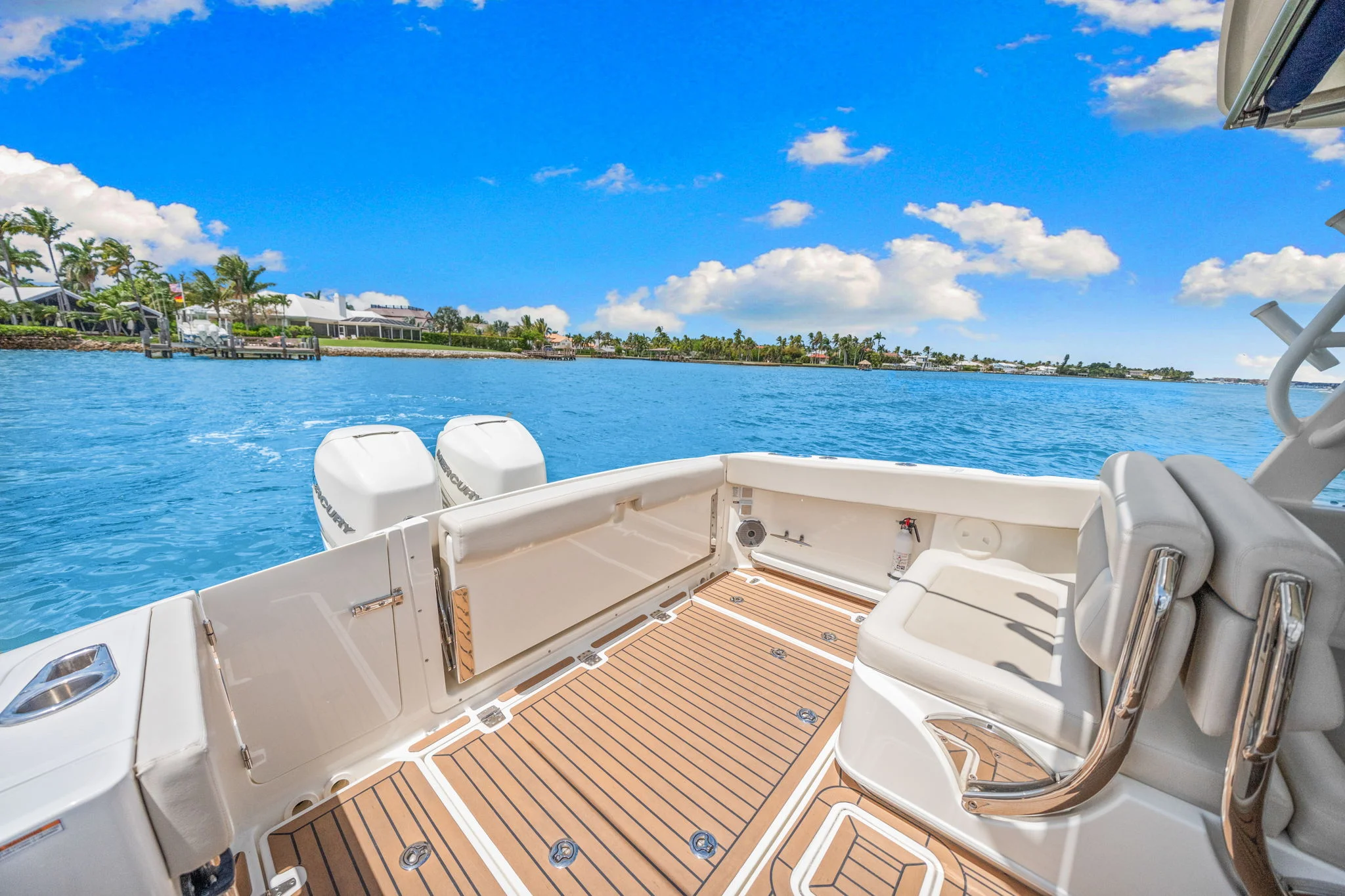 2019 Boston Whaler 320 VANTAGE Image Thumbnail #15