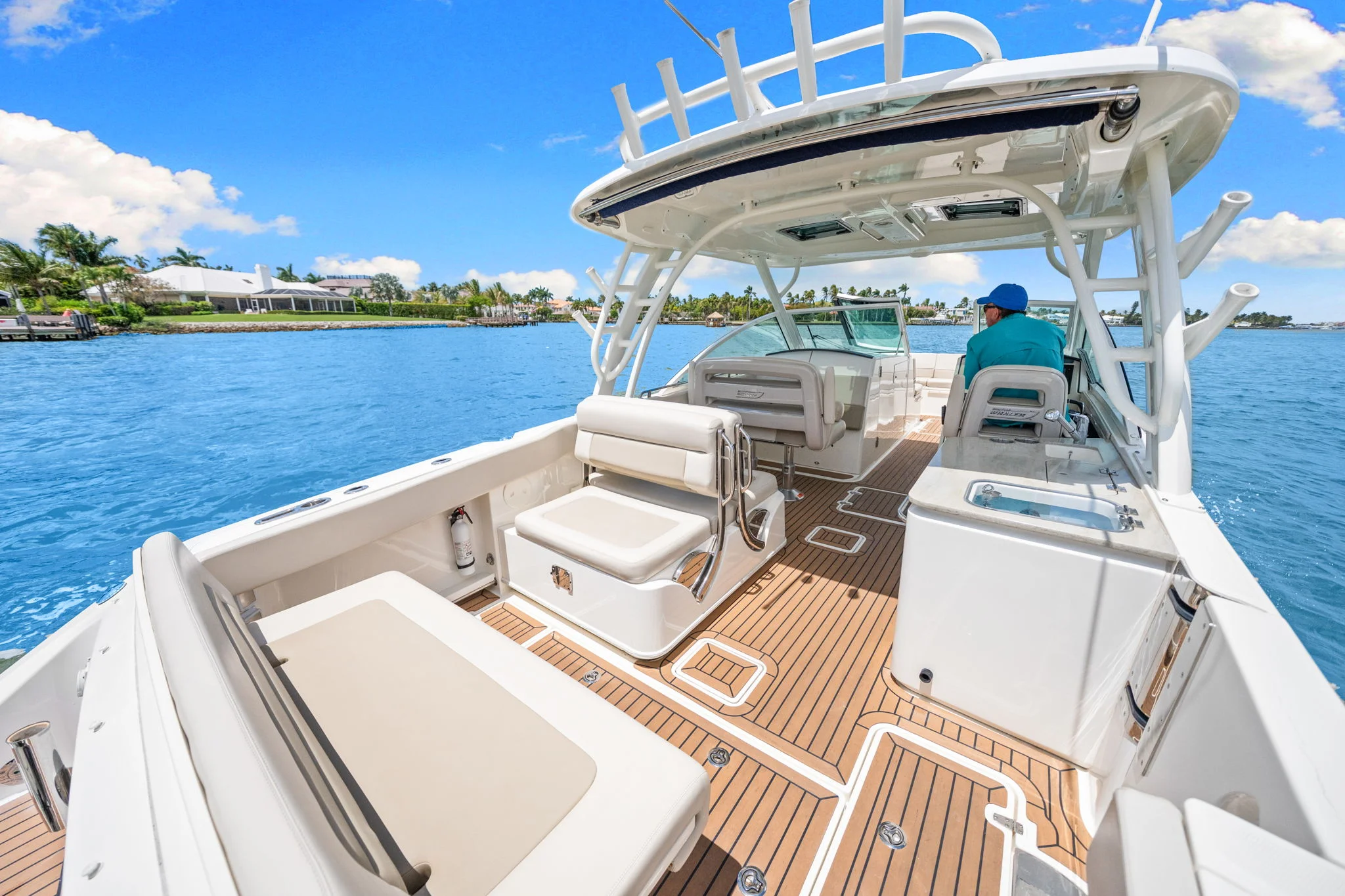 2019 Boston Whaler 320 VANTAGE Image Thumbnail #12