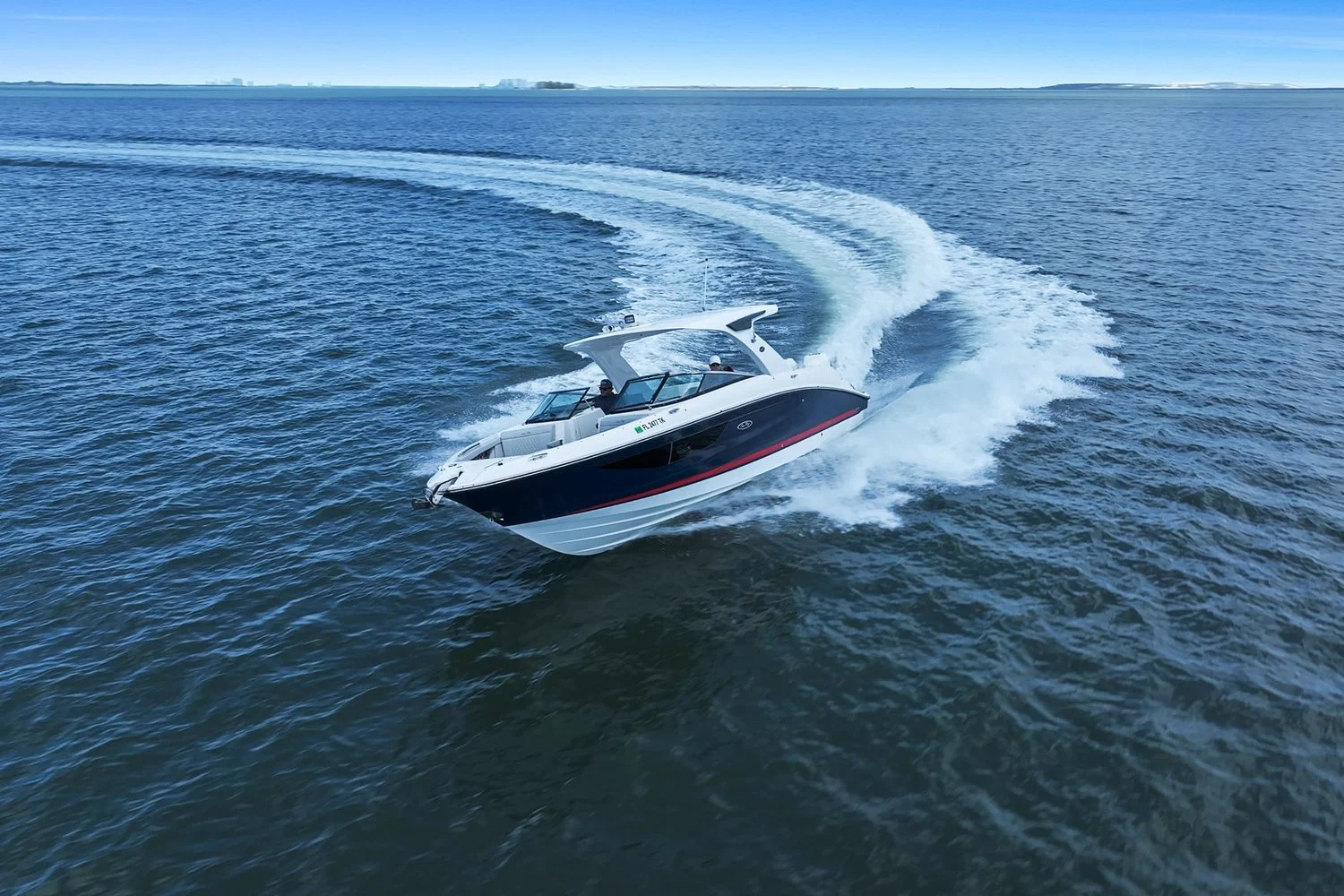 2023 Sea Ray SLX 350 OB Image Thumbnail #17