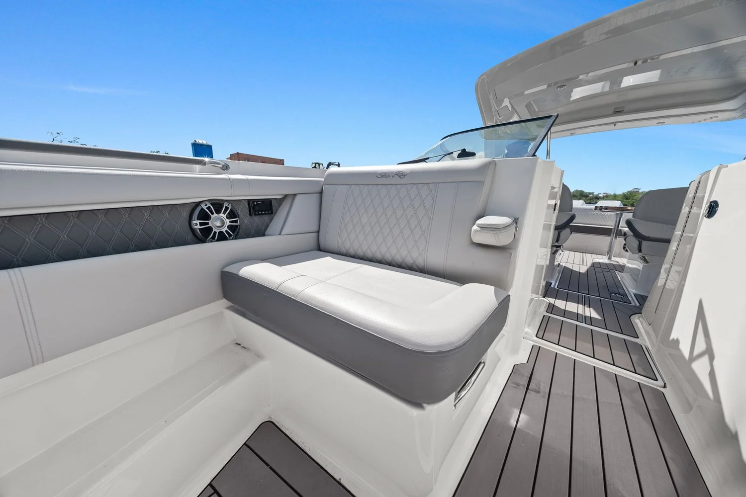 2023 Sea Ray SLX 350 OB Image Thumbnail #22