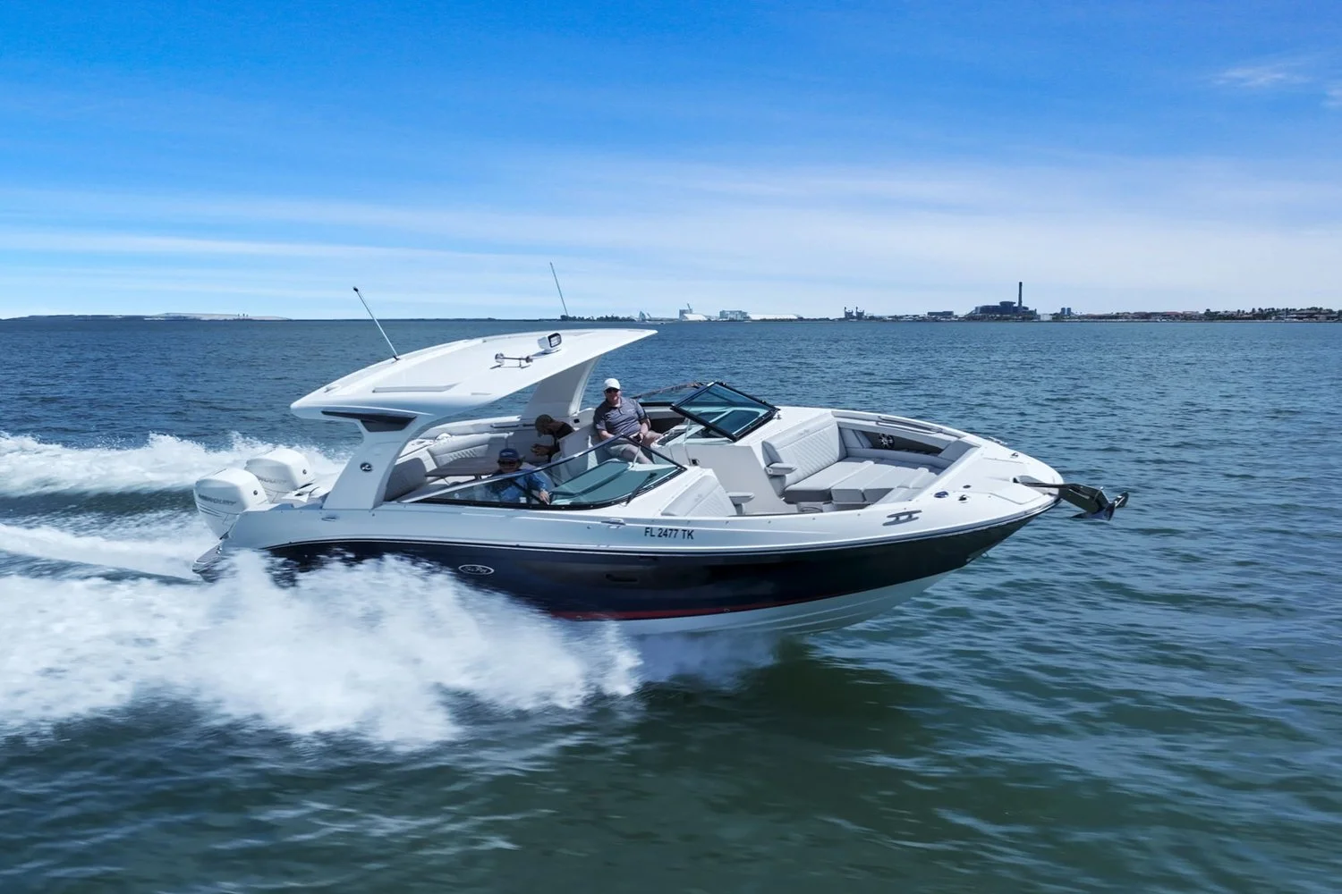 2023 Sea Ray SLX 350 OB Image Thumbnail #14