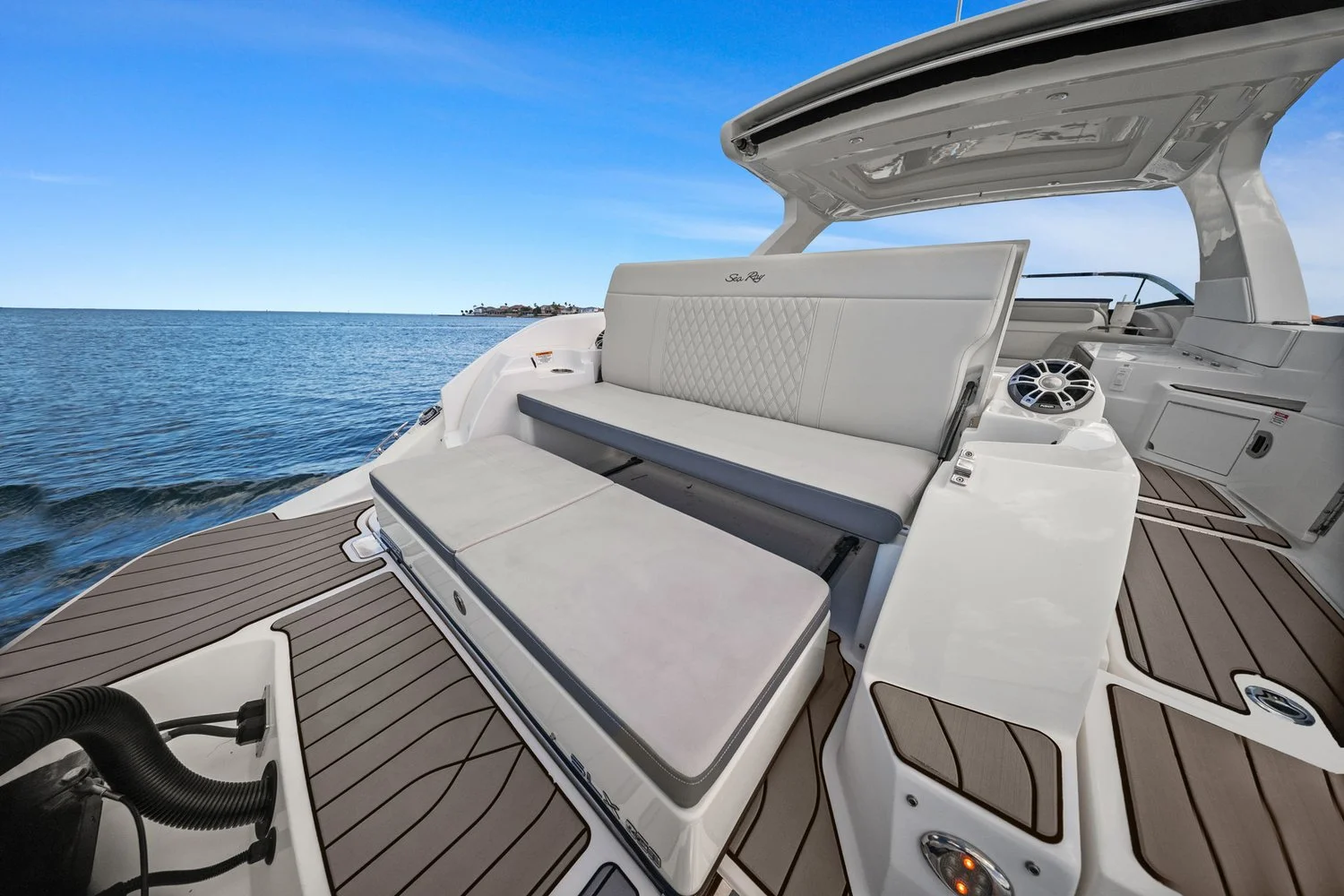 2023 Sea Ray SLX 350 OB Image Thumbnail #38