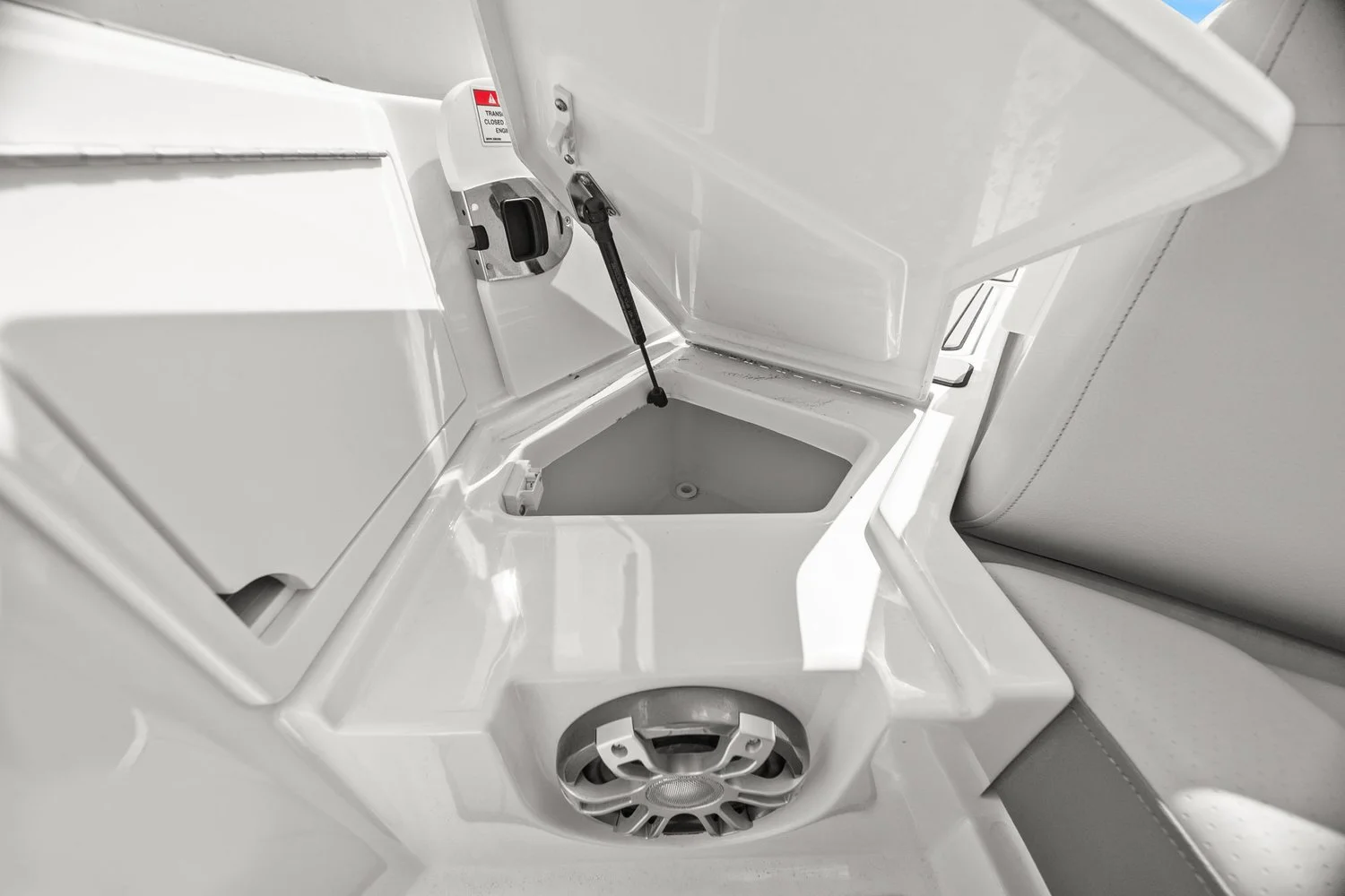 2023 Sea Ray SLX 350 OB Image Thumbnail #30