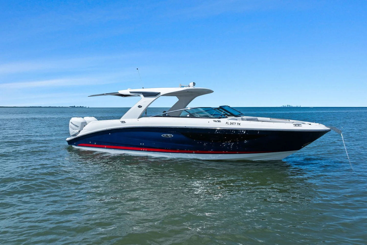 2023 Sea Ray SLX 350 OB Image Thumbnail #1