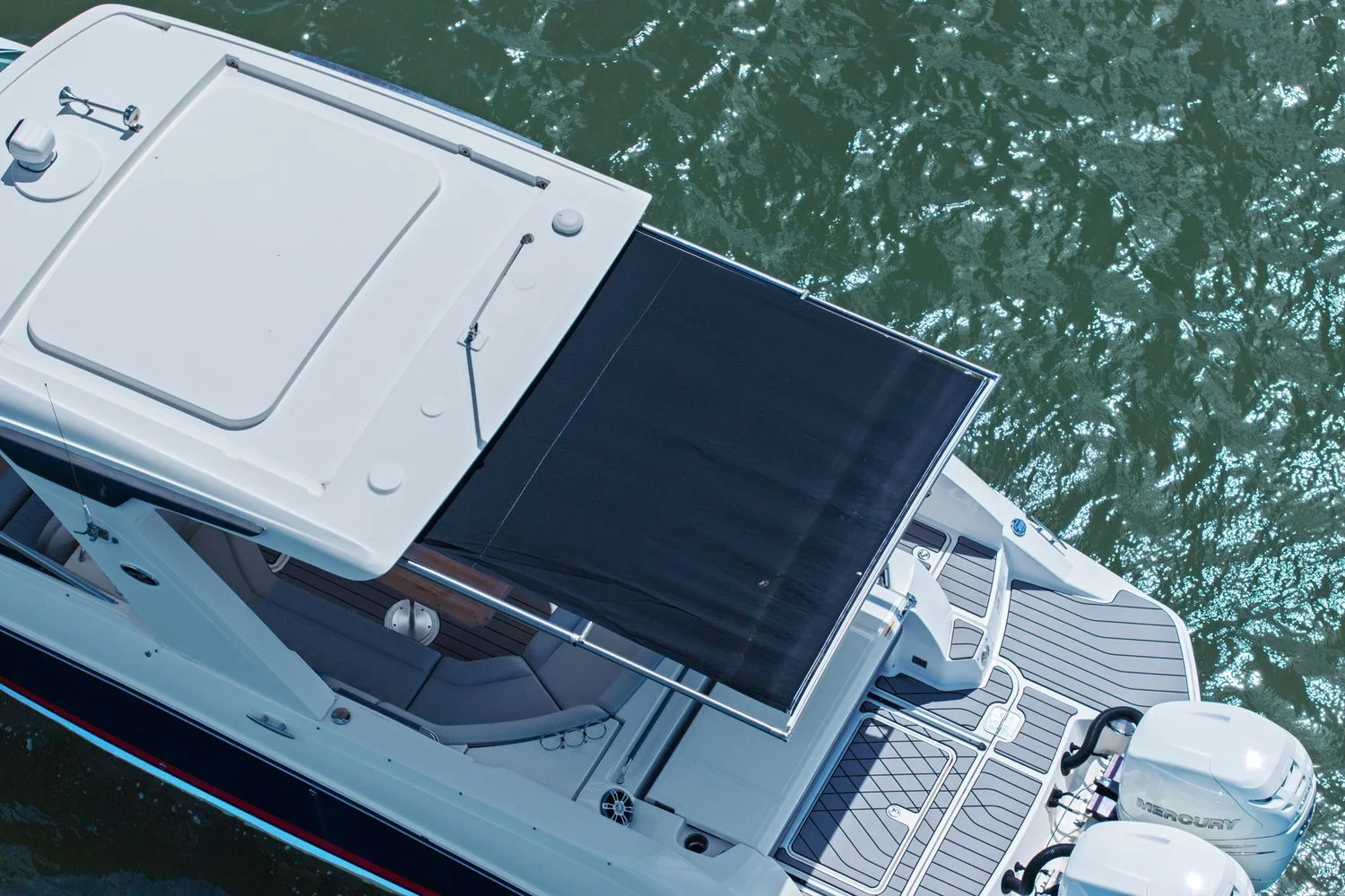 2023 Sea Ray SLX 350 OB Image Thumbnail #8