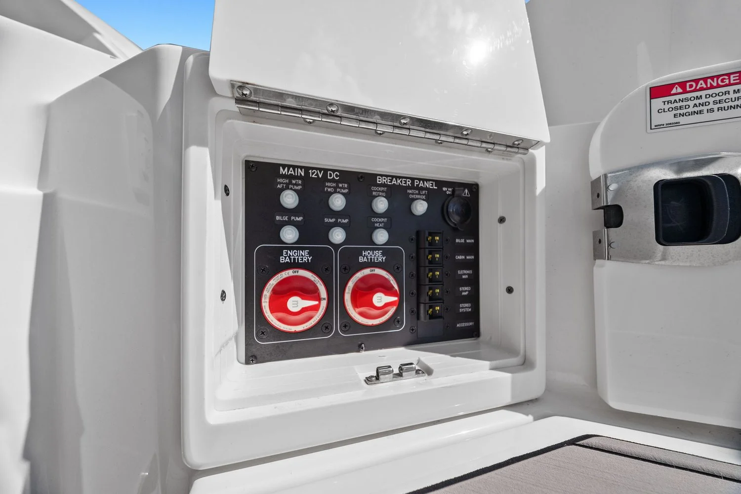 2023 Sea Ray SLX 350 OB Image Thumbnail #31