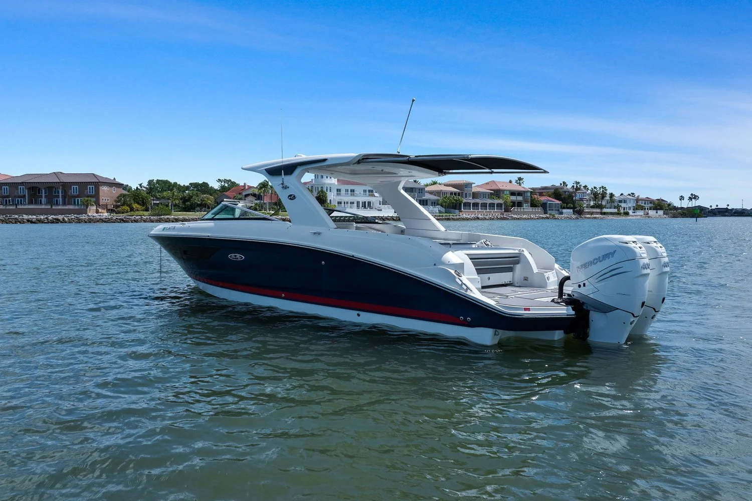 2023 Sea Ray SLX 350 OB Image Thumbnail #4