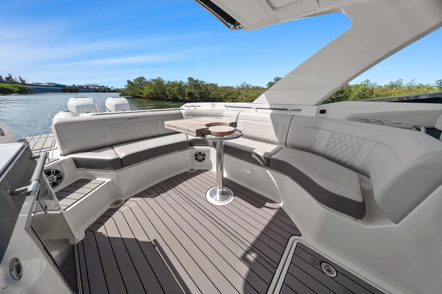 2023 Sea Ray SLX 350 OB Image Thumbnail #24