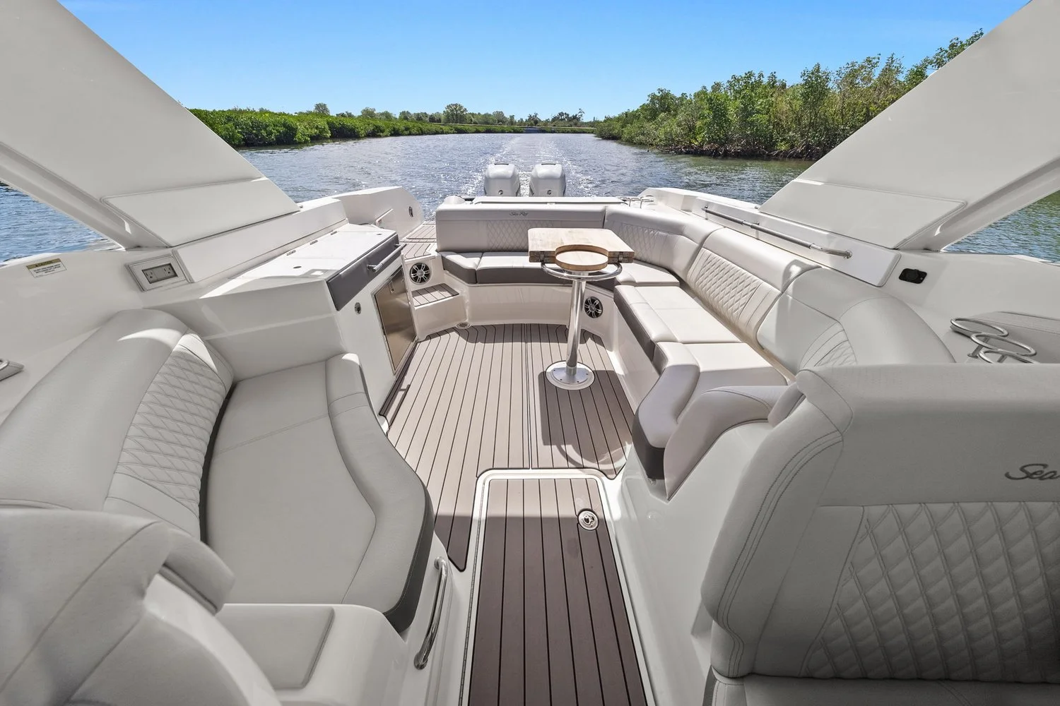 2023 Sea Ray SLX 350 OB Image Thumbnail #28