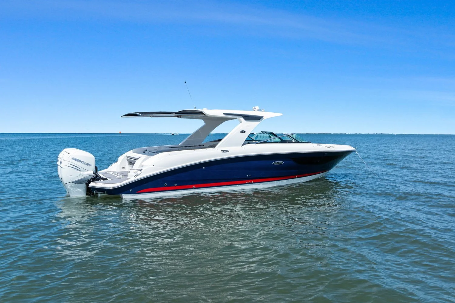 2023 Sea Ray SLX 350 OB Image Thumbnail #2