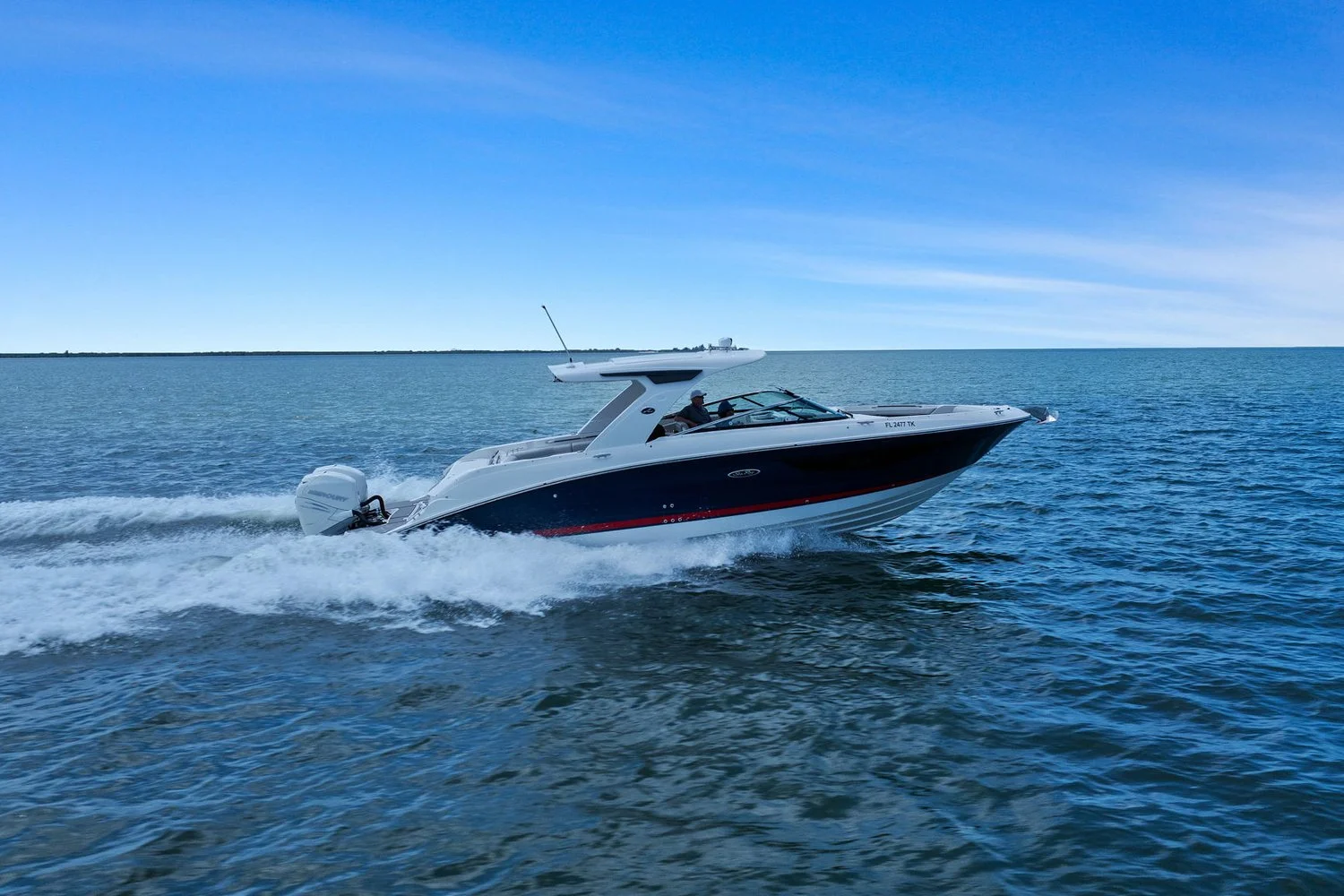 2023 Sea Ray SLX 350 OB Image Thumbnail #12