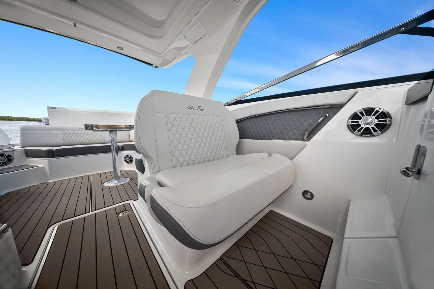 2023 Sea Ray SLX 350 OB Image Thumbnail #37