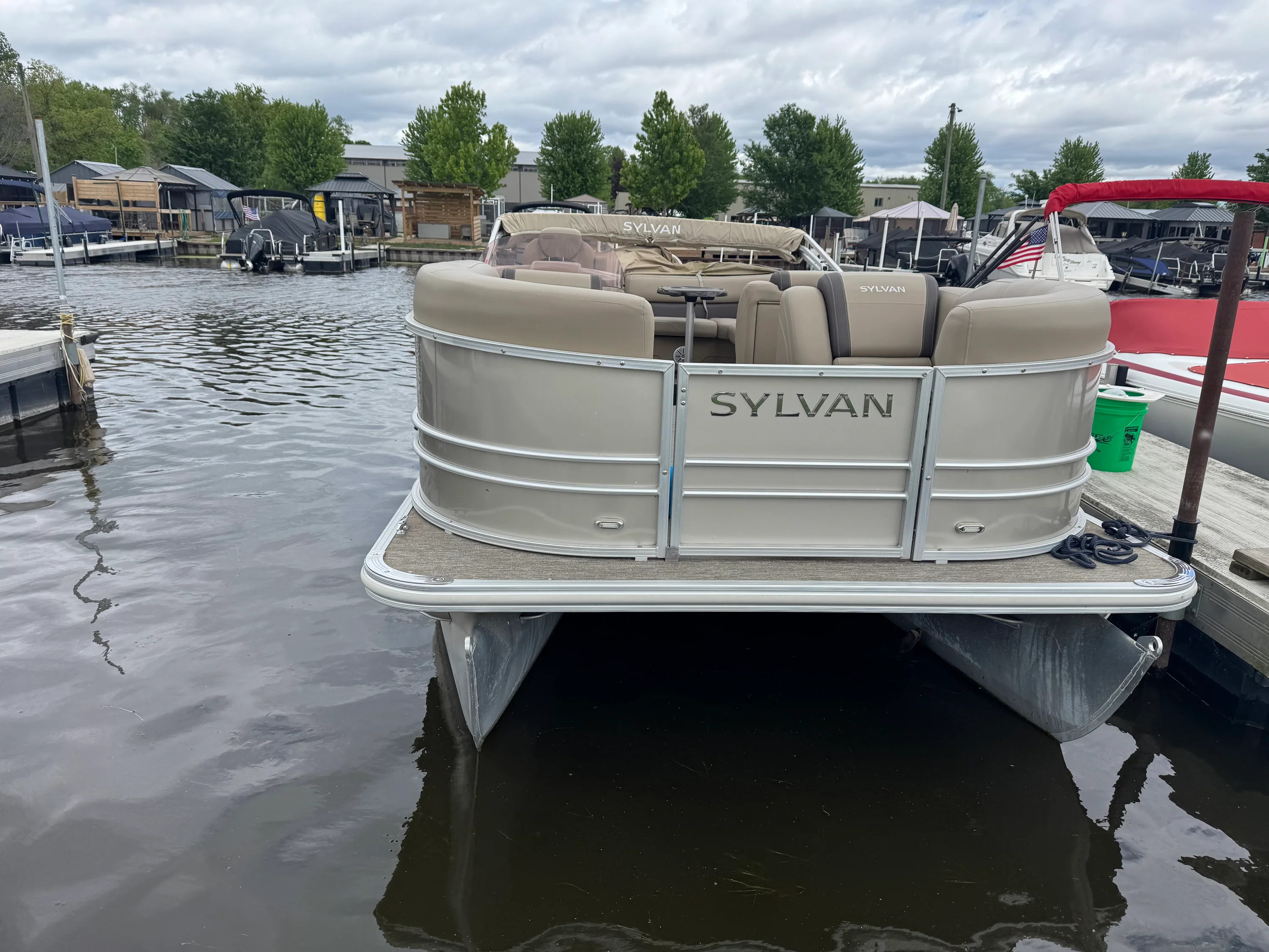 2021 Sylvan 8522 MIRAGE CRUISE Image Thumbnail #2