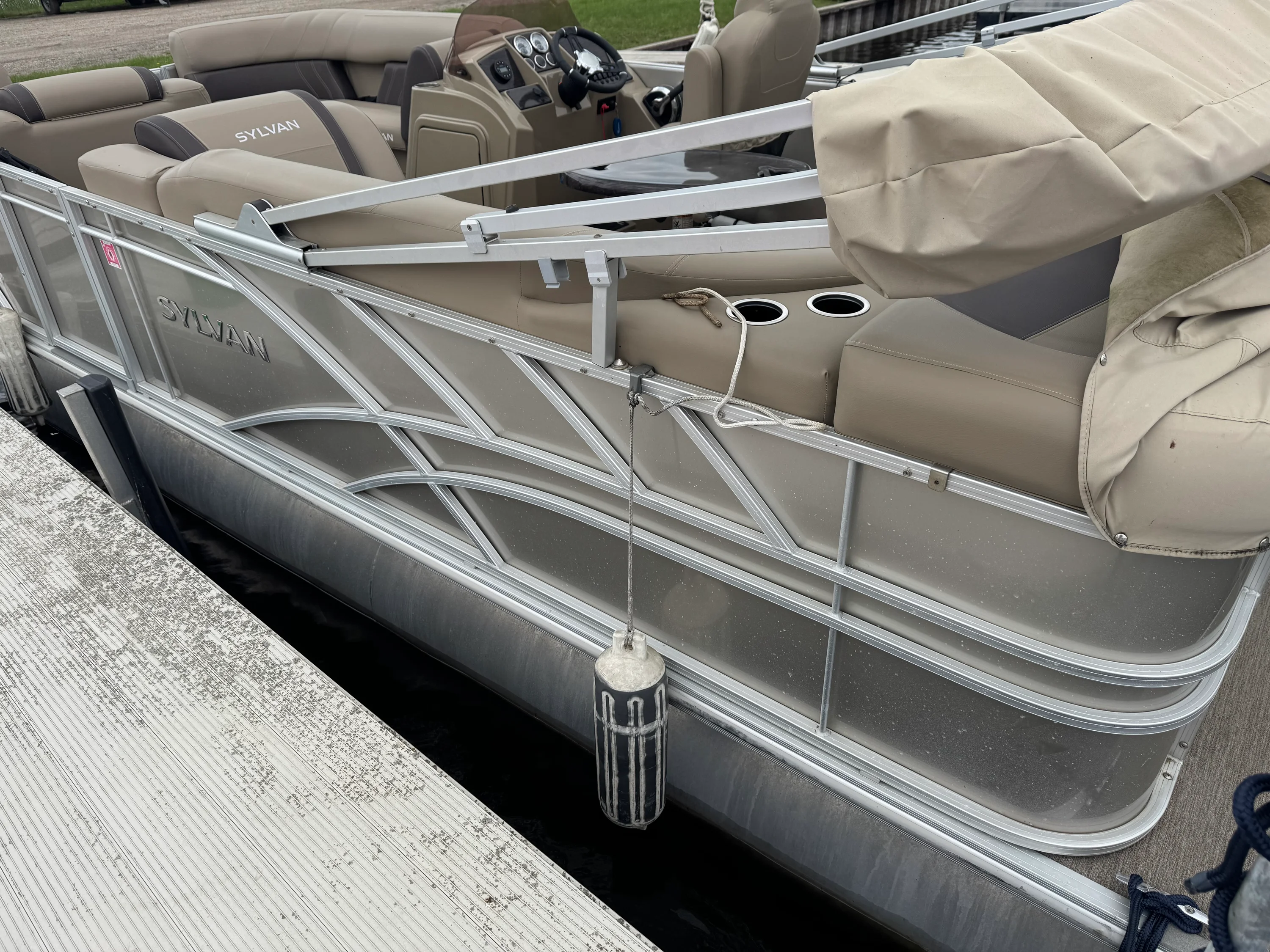 2021 Sylvan 8522 MIRAGE CRUISE Image Thumbnail #3