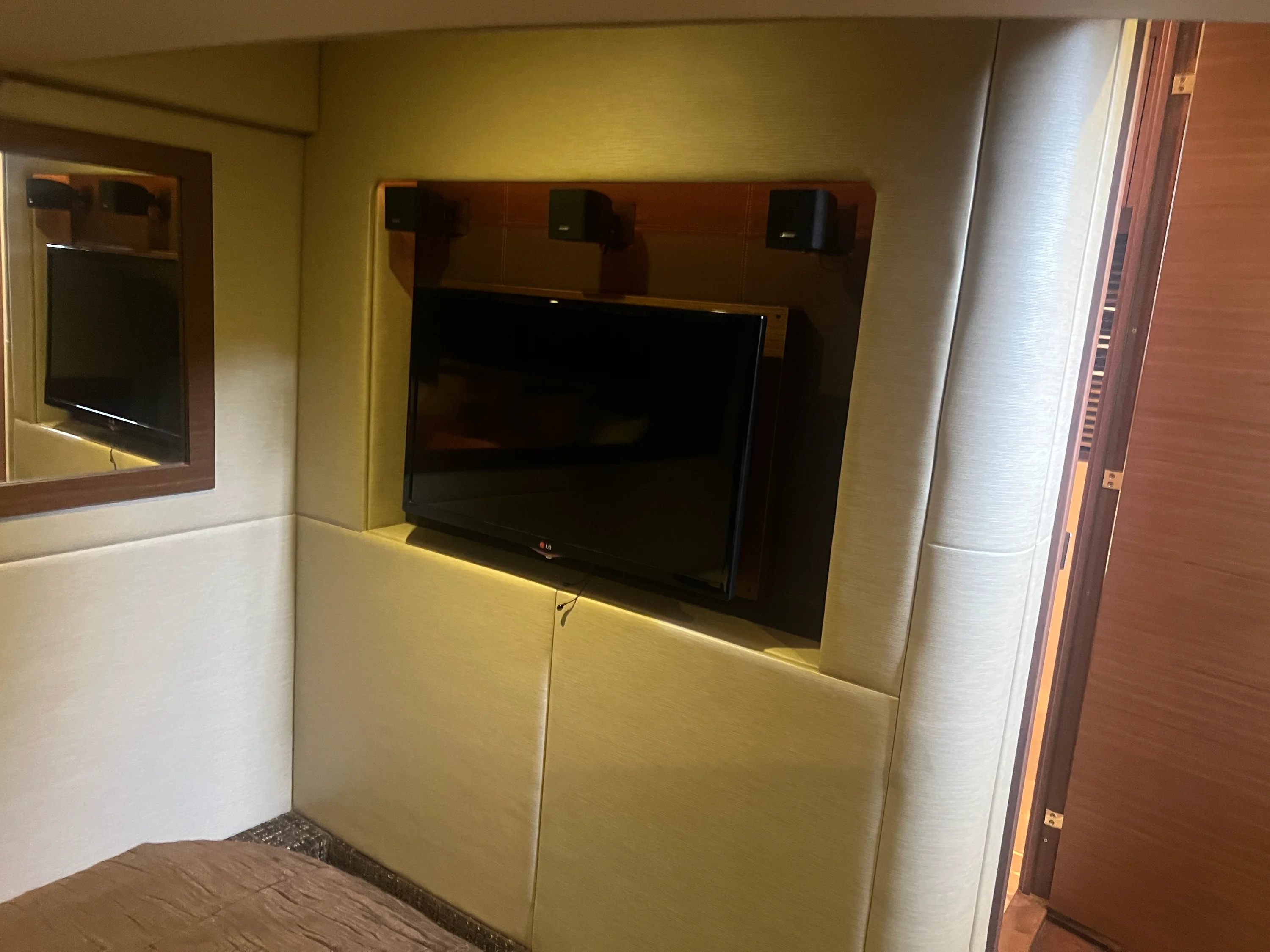 2015 Sea Ray 510 SUNDANCER Image Thumbnail #28