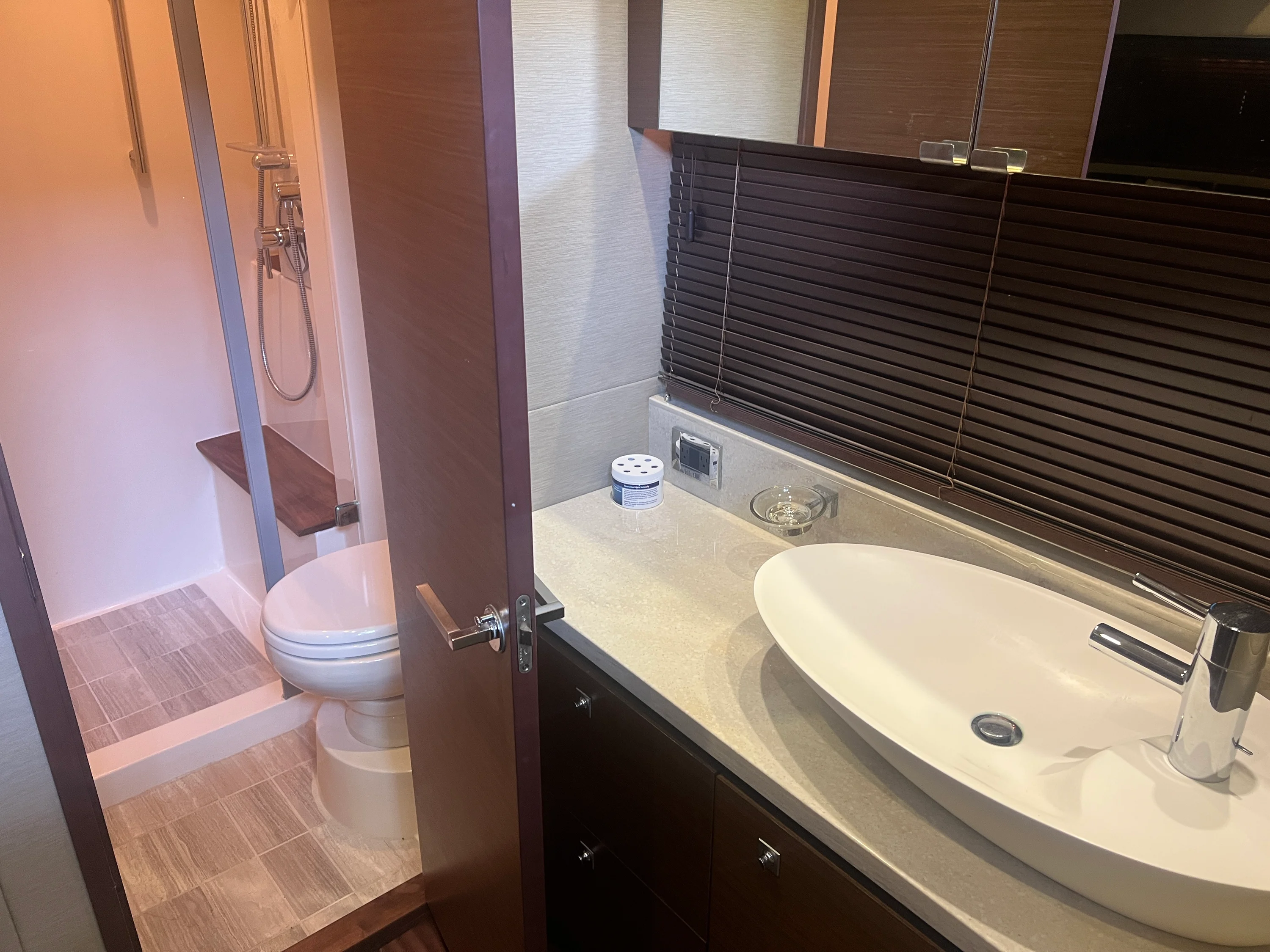 2015 Sea Ray 510 SUNDANCER Image Thumbnail #26