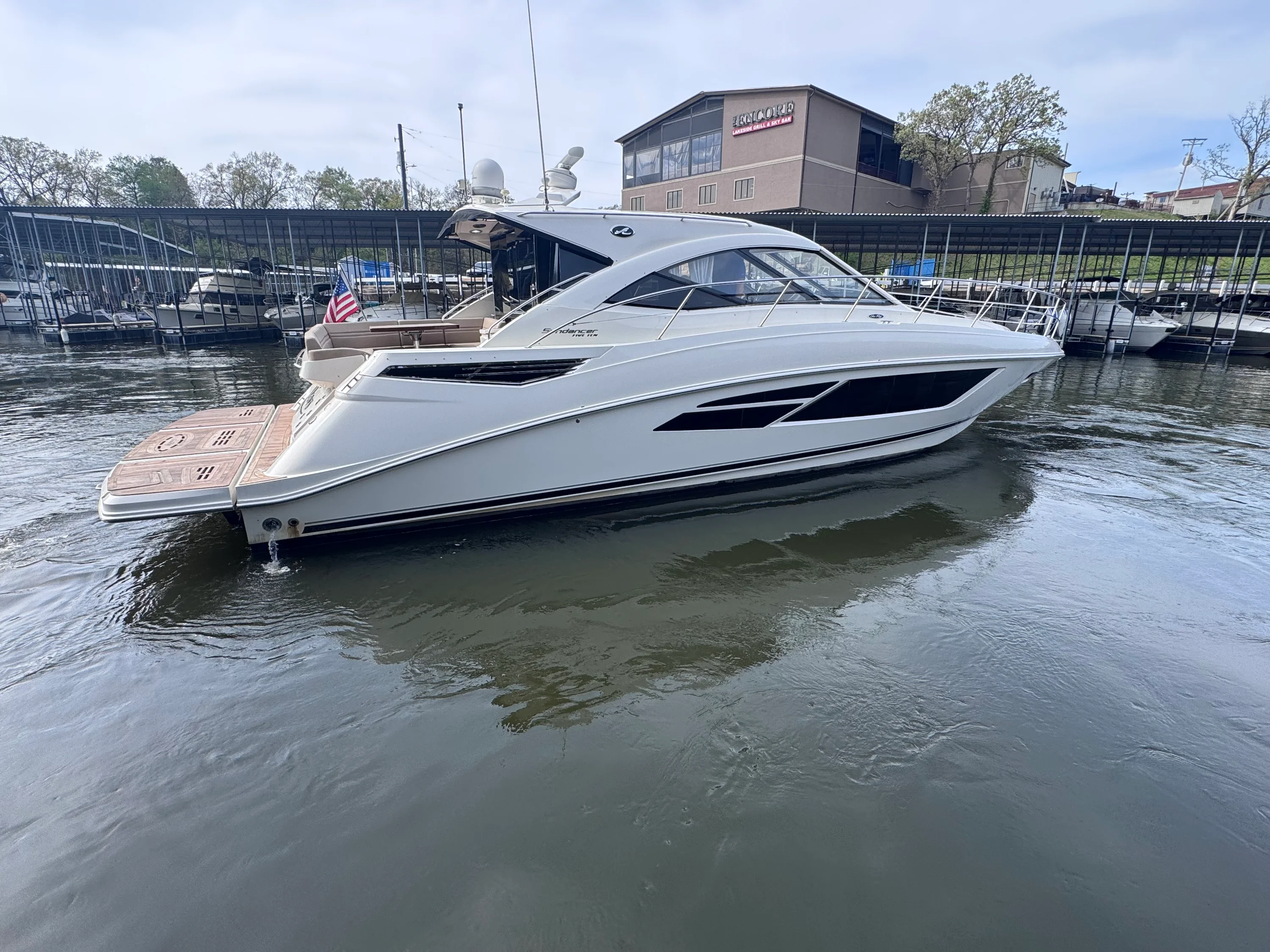 2015 Sea Ray 510 SUNDANCER Image Thumbnail #3