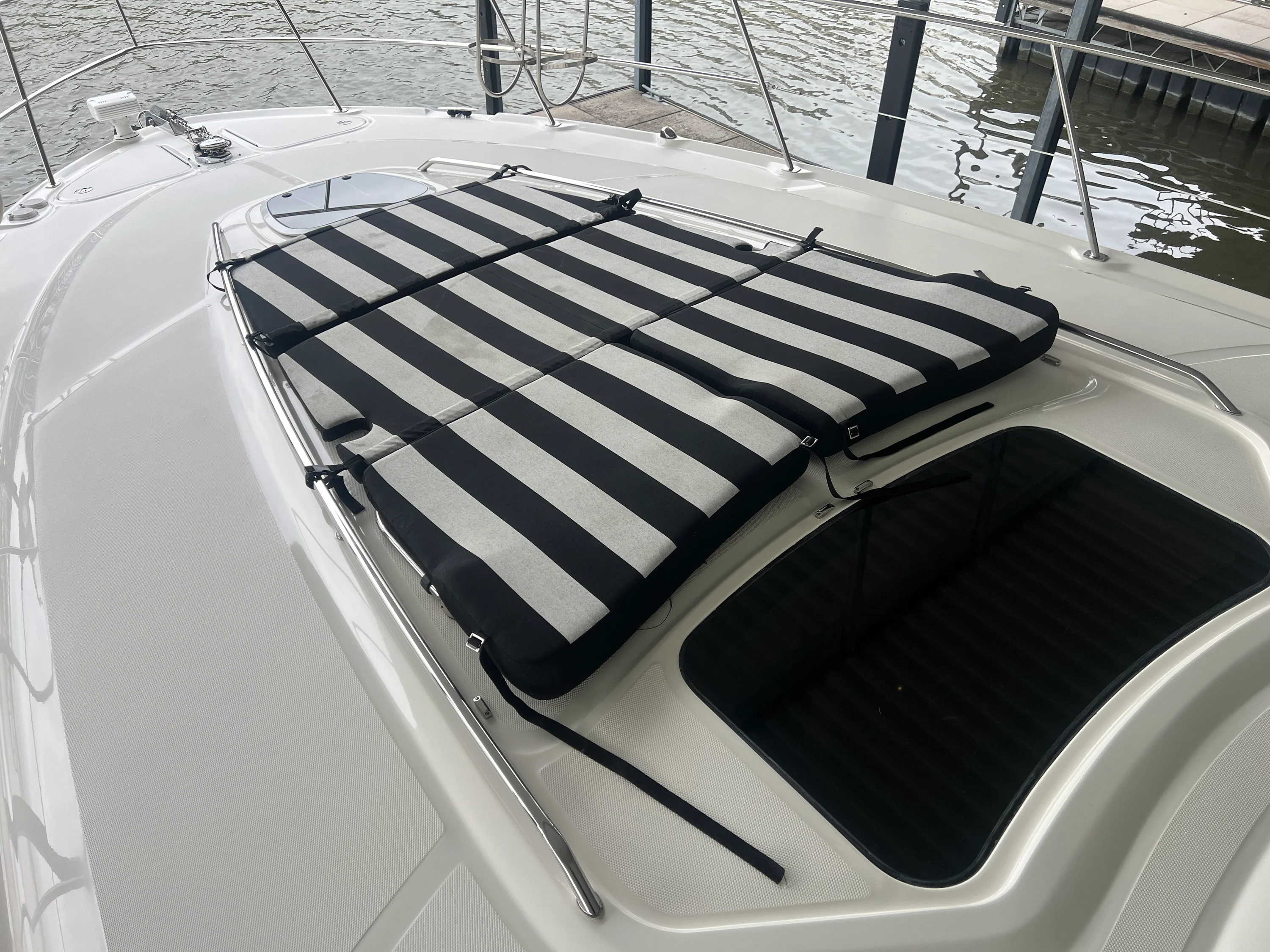 2007 Sea Ray 44 SUNDANCER Image Thumbnail #9